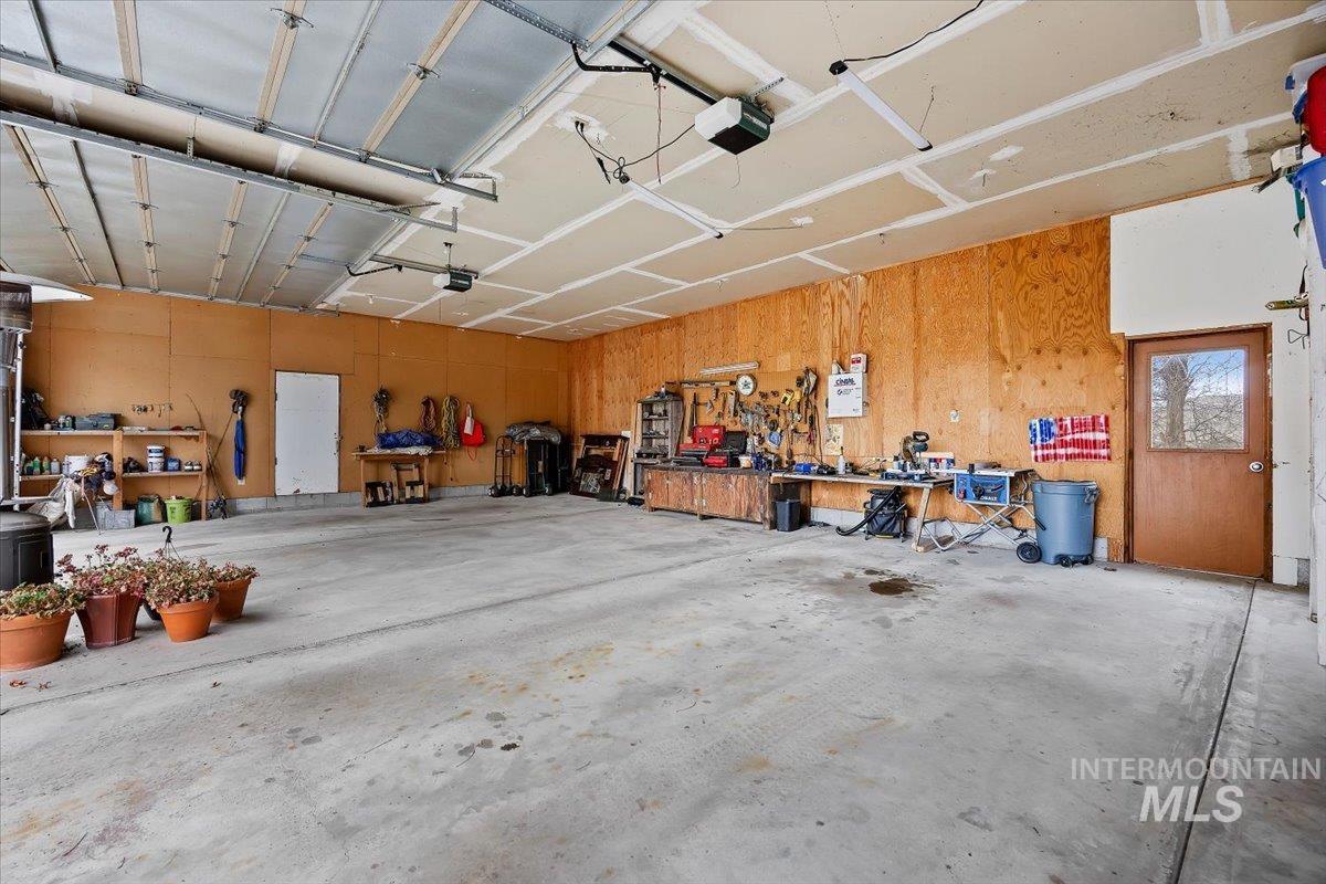 221 Willow, Hagerman, Idaho 83332, 3 Bedrooms, 2 Bathrooms, Residential For Sale, Price $725,000, 98976478