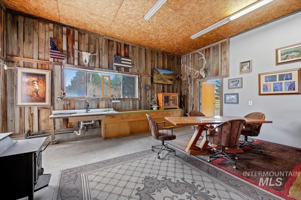 221 Willow, Hagerman, Idaho 83332, 3 Bedrooms, 2 Bathrooms, Residential For Sale, Price $695,000, 98976478