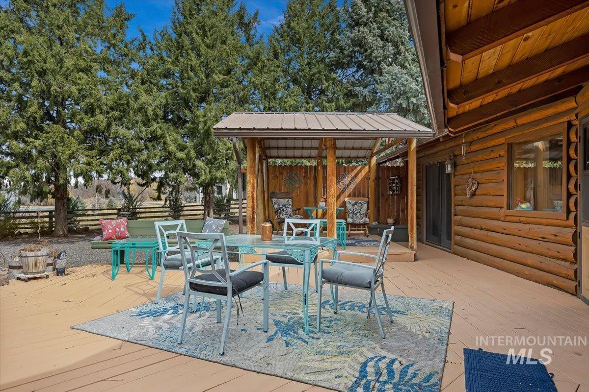 221 Willow, Hagerman, Idaho 83332, 3 Bedrooms, 2 Bathrooms, Residential For Sale, Price $695,000, 98976478