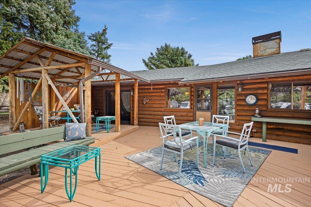 221 Willow, Hagerman, Idaho 83332, 3 Bedrooms, 2 Bathrooms, Residential For Sale, Price $695,000, 98976478