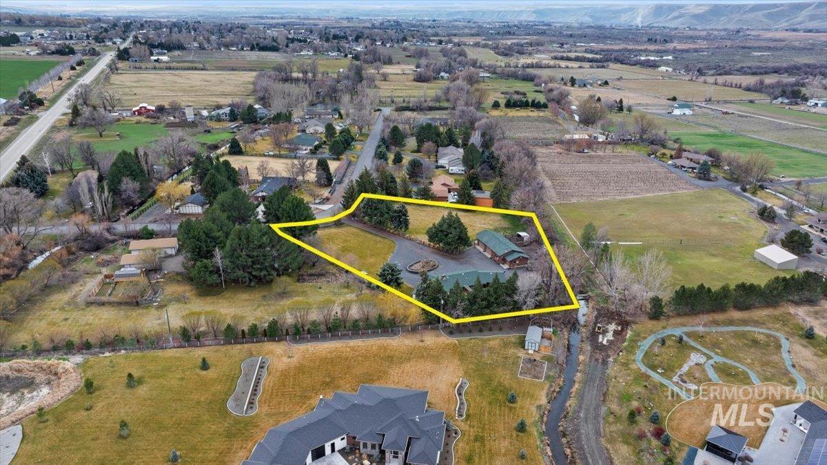 221 Willow, Hagerman, Idaho 83332, 3 Bedrooms, 2 Bathrooms, Residential For Sale, Price $695,000, 98976478