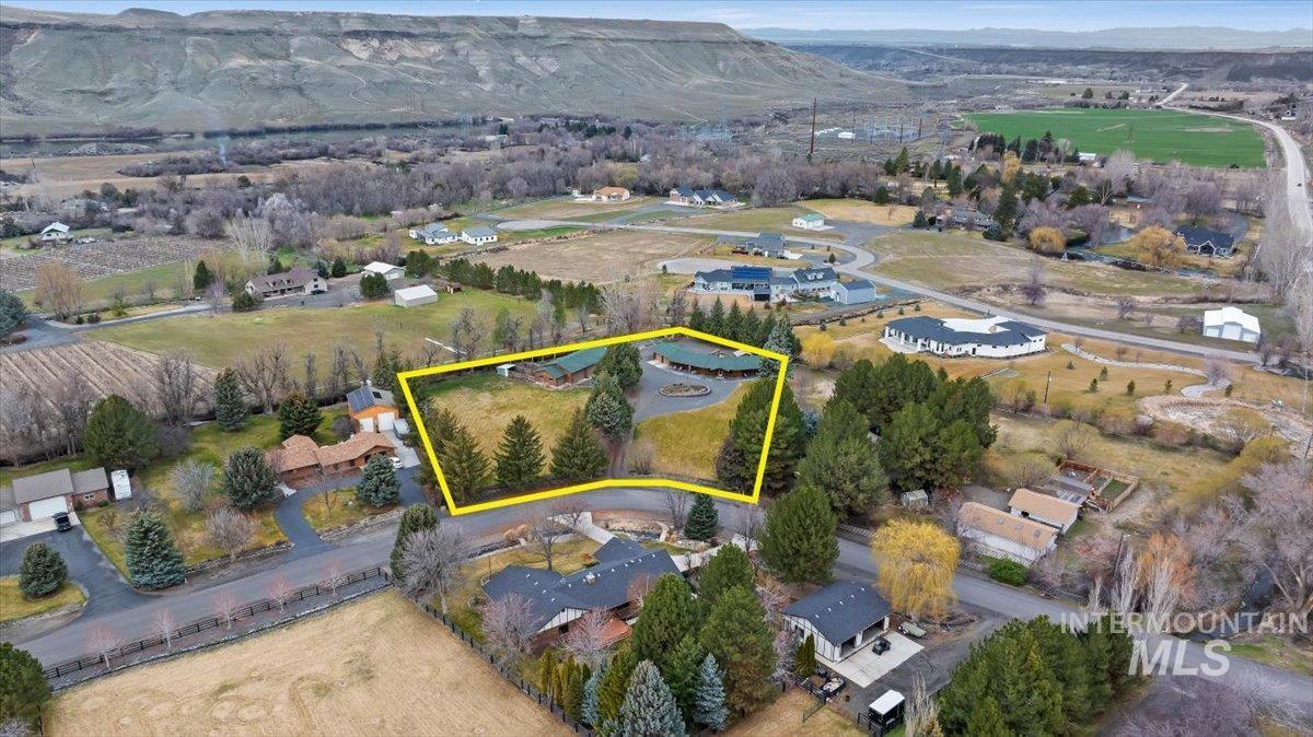 221 Willow, Hagerman, Idaho 83332, 3 Bedrooms, 2 Bathrooms, Residential For Sale, Price $725,000, 98976478