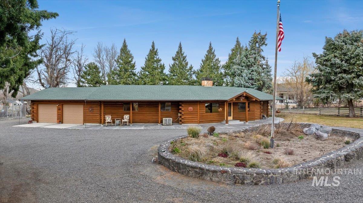 221 Willow, Hagerman, Idaho 83332, 3 Bedrooms, 2 Bathrooms, Residential For Sale, Price $725,000, 98976478