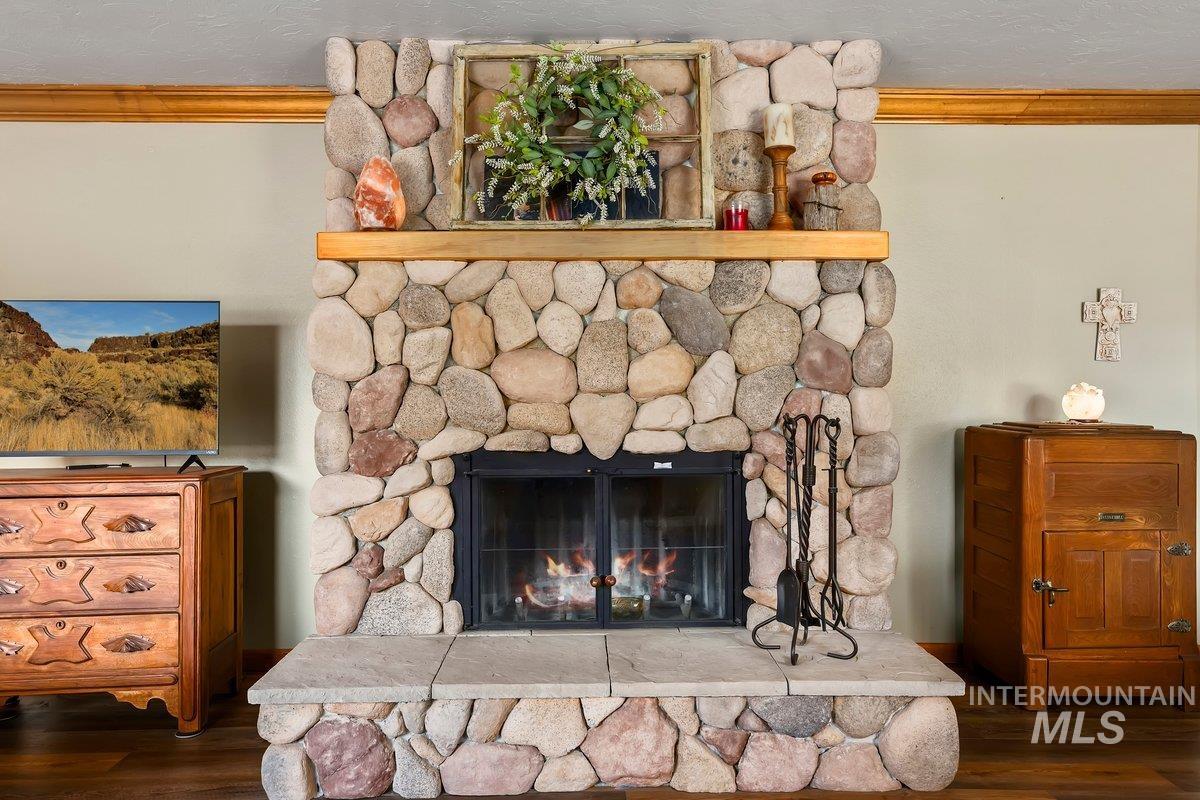 221 Willow, Hagerman, Idaho 83332, 3 Bedrooms, 2 Bathrooms, Residential For Sale, Price $695,000, 98976478