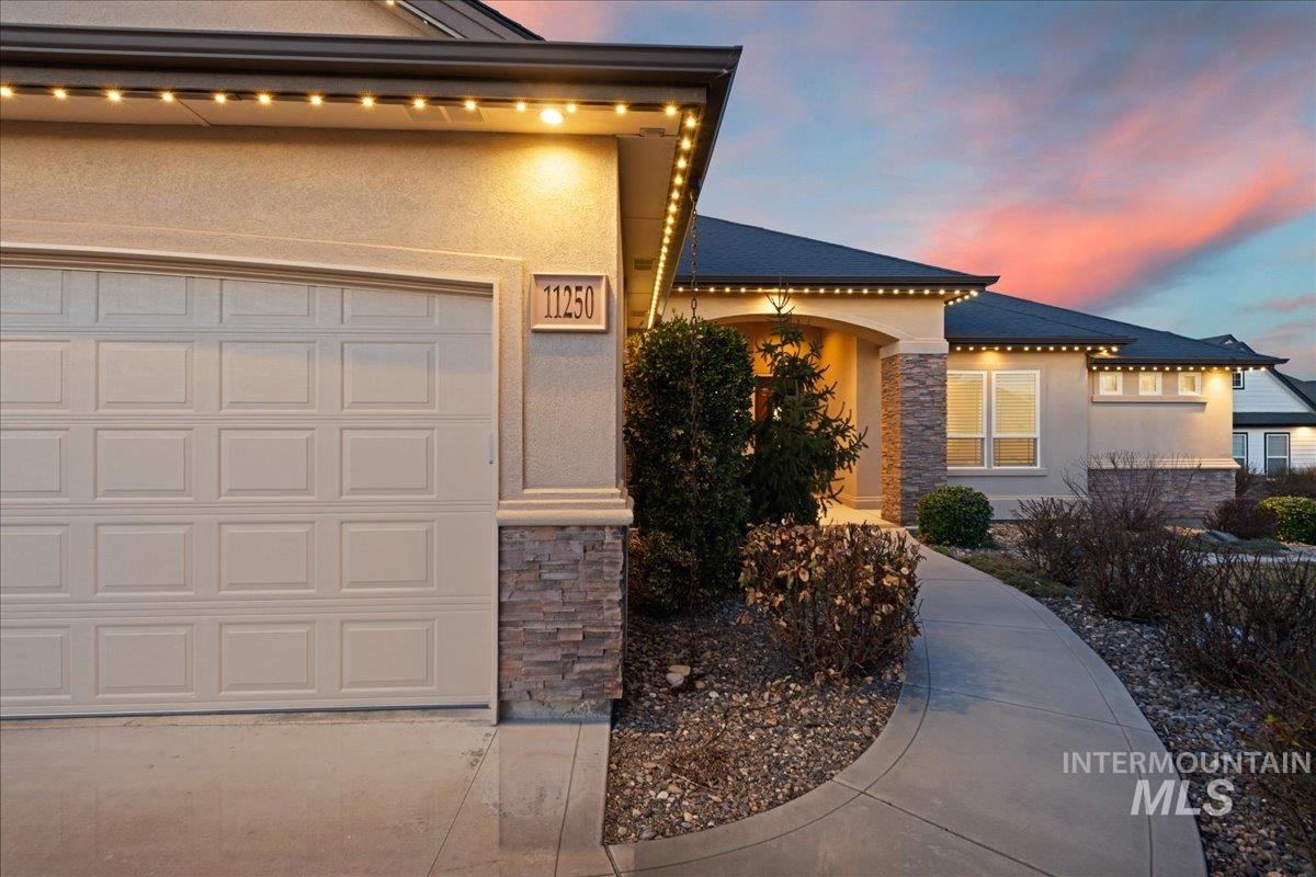 11250 W Royal Ridge Ct, Nampa, Idaho 83686, 3 Bedrooms, 2.5 Bathrooms, Residential For Sale, Price $849,900, 98976481