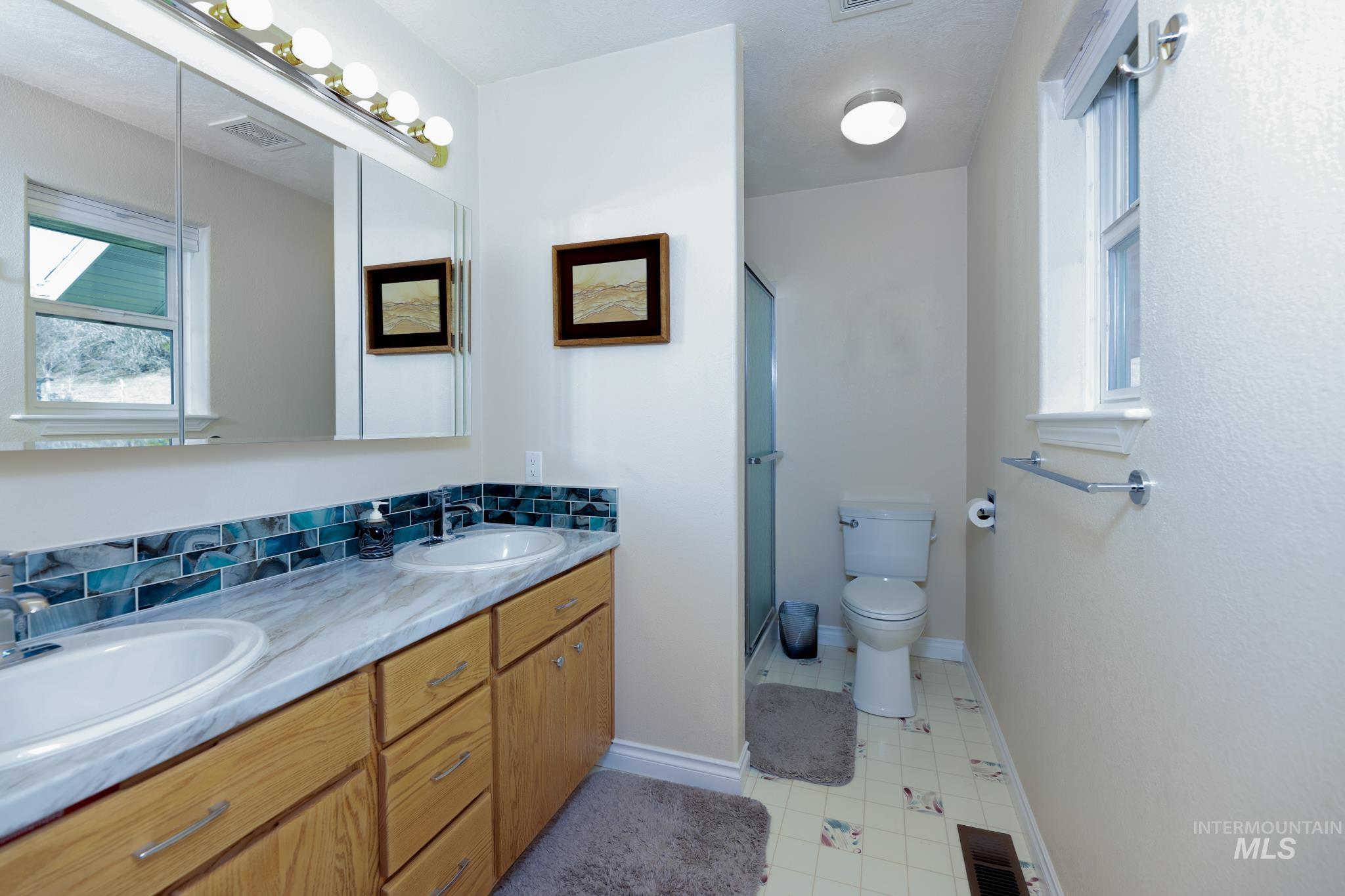 1028 Redemption Lane, Kendrick, Idaho 83537, 3 Bedrooms, 3.5 Bathrooms, Residential For Sale, Price $895,000,MLS 98976482