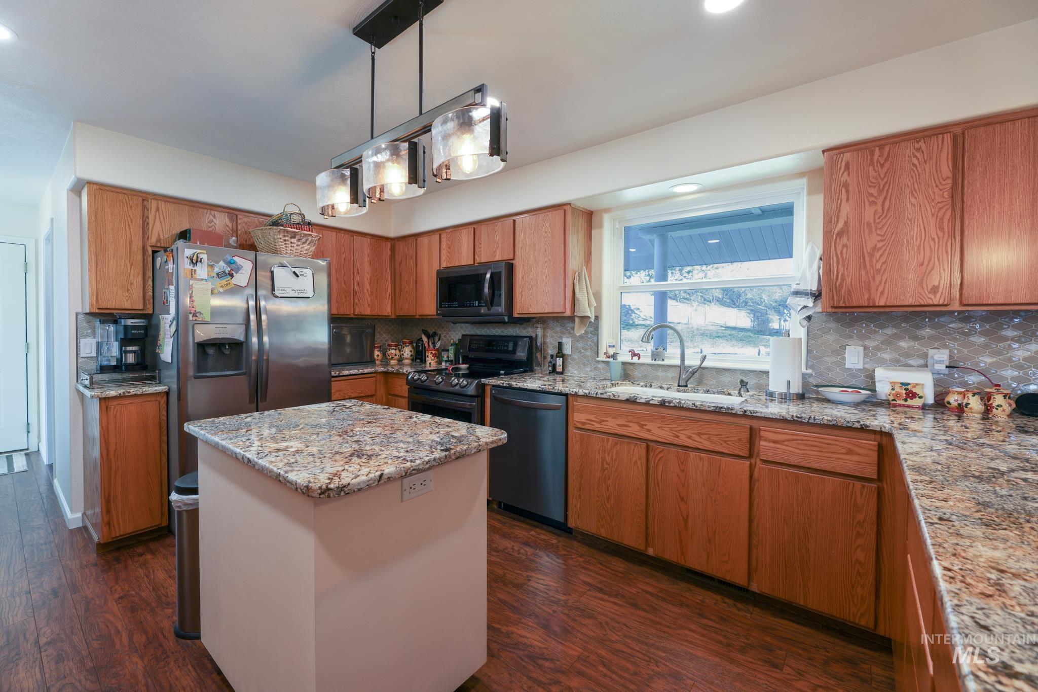 1028 Redemption Lane, Kendrick, Idaho 83537, 3 Bedrooms, 3 Bathrooms, Residential For Sale, Price $925,000, 98976482