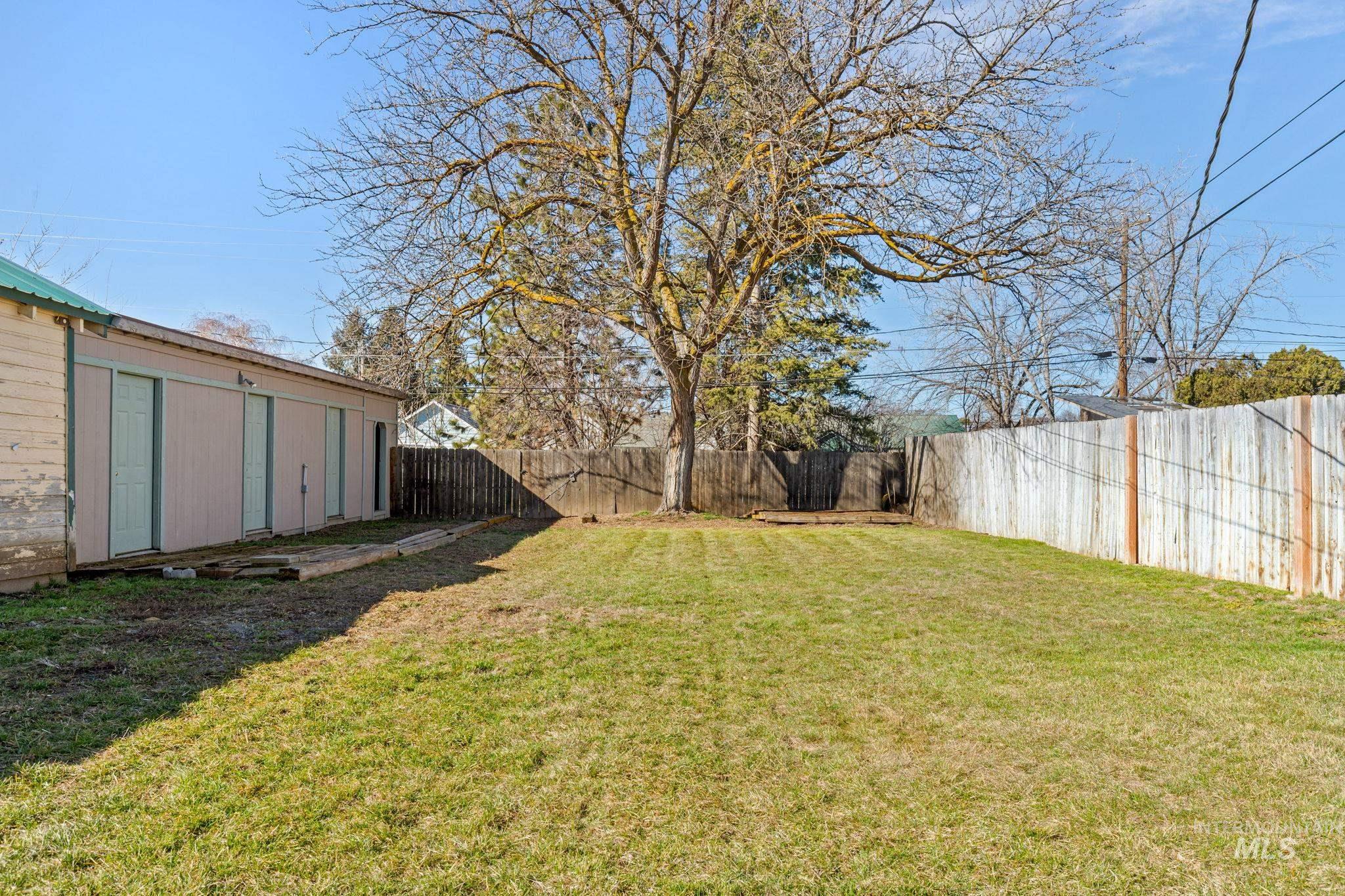 1137 E 2nd St., Weiser, Idaho 83672, 3 Bedrooms, 1 Bathroom, Residential For Sale, Price $243,900, 98976491