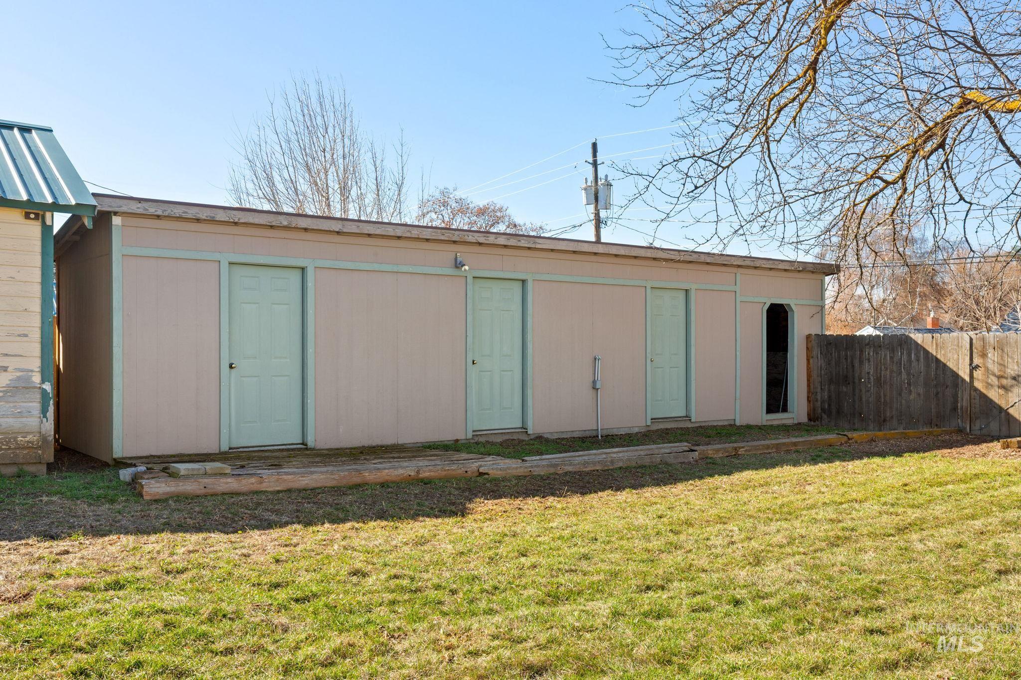 1137 E 2nd St., Weiser, Idaho 83672, 3 Bedrooms, 1 Bathroom, Residential For Sale, Price $243,900, 98976491