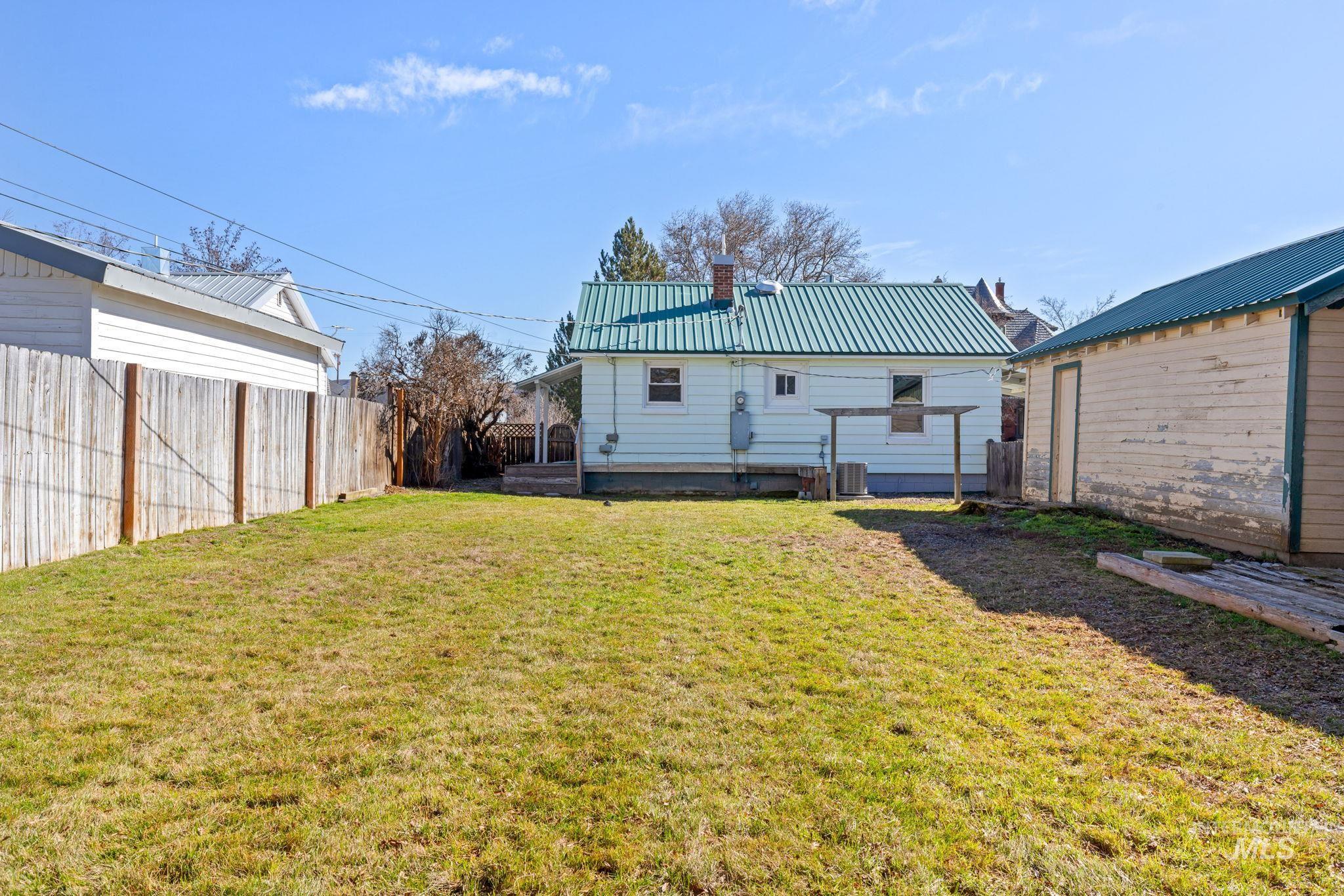 1137 E 2nd St., Weiser, Idaho 83672, 3 Bedrooms, 1 Bathroom, Residential For Sale, Price $243,900, 98976491