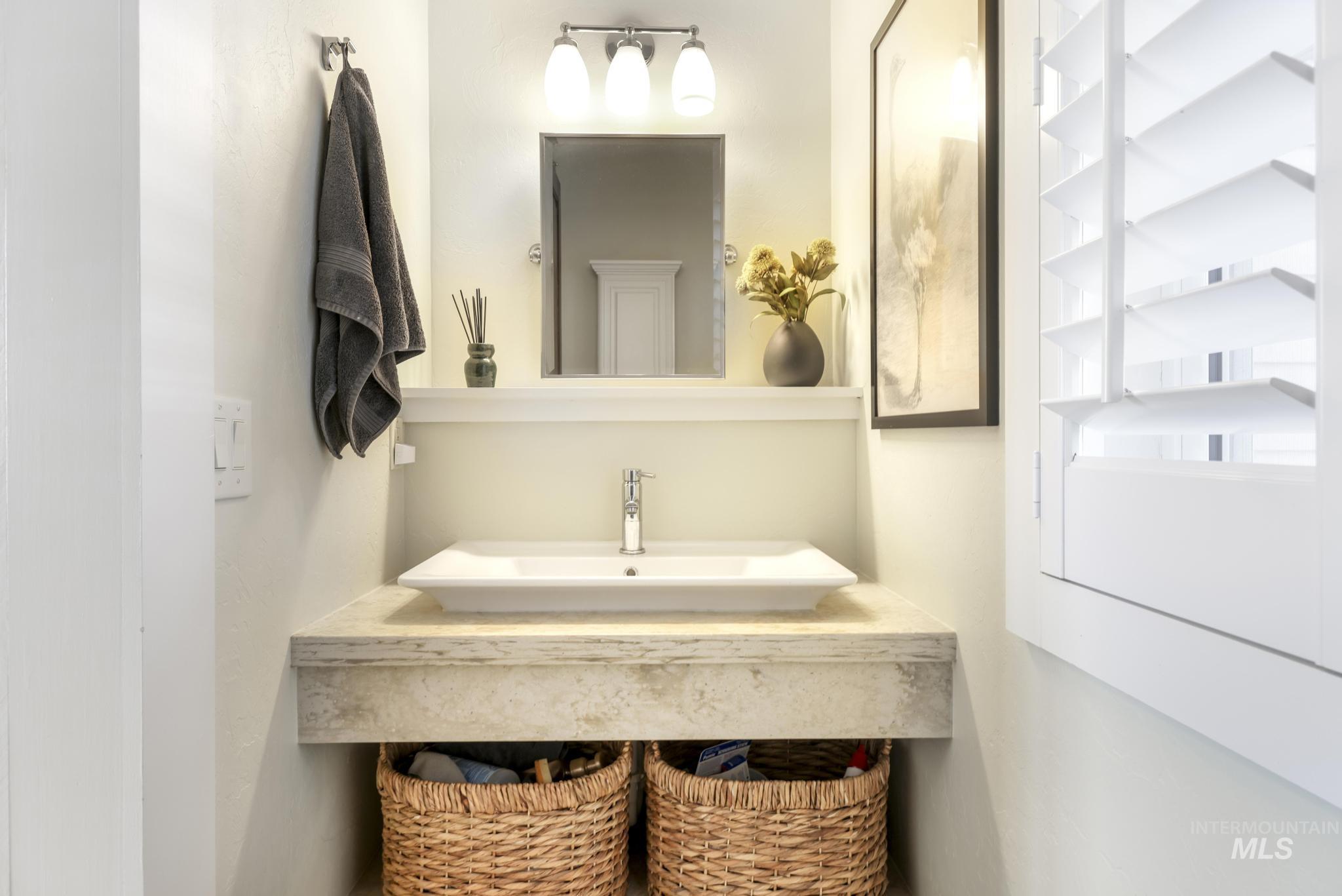 89 S 222 W, Burley, Idaho 83318-0000, 5 Bedrooms, 3.5 Bathrooms, Residential For Sale, Price $875,000, 98976493