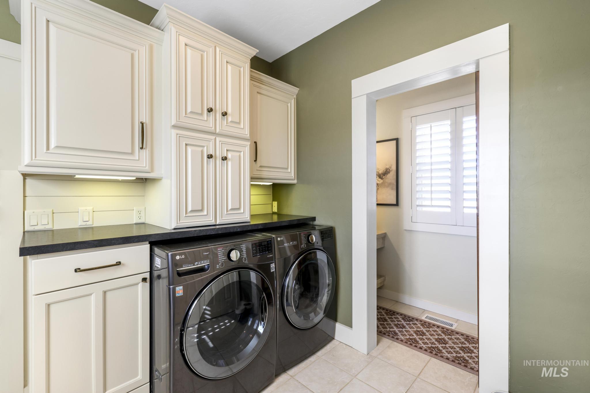 89 S 222 W, Burley, Idaho 83318-0000, 5 Bedrooms, 3.5 Bathrooms, Residential For Sale, Price $875,000, 98976493