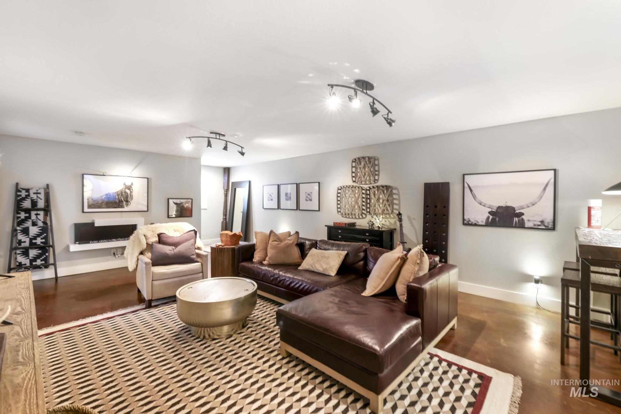 89 S 222 W, Burley, Idaho 83318-0000, 5 Bedrooms, 3.5 Bathrooms, Residential For Sale, Price $875,000, 98976493