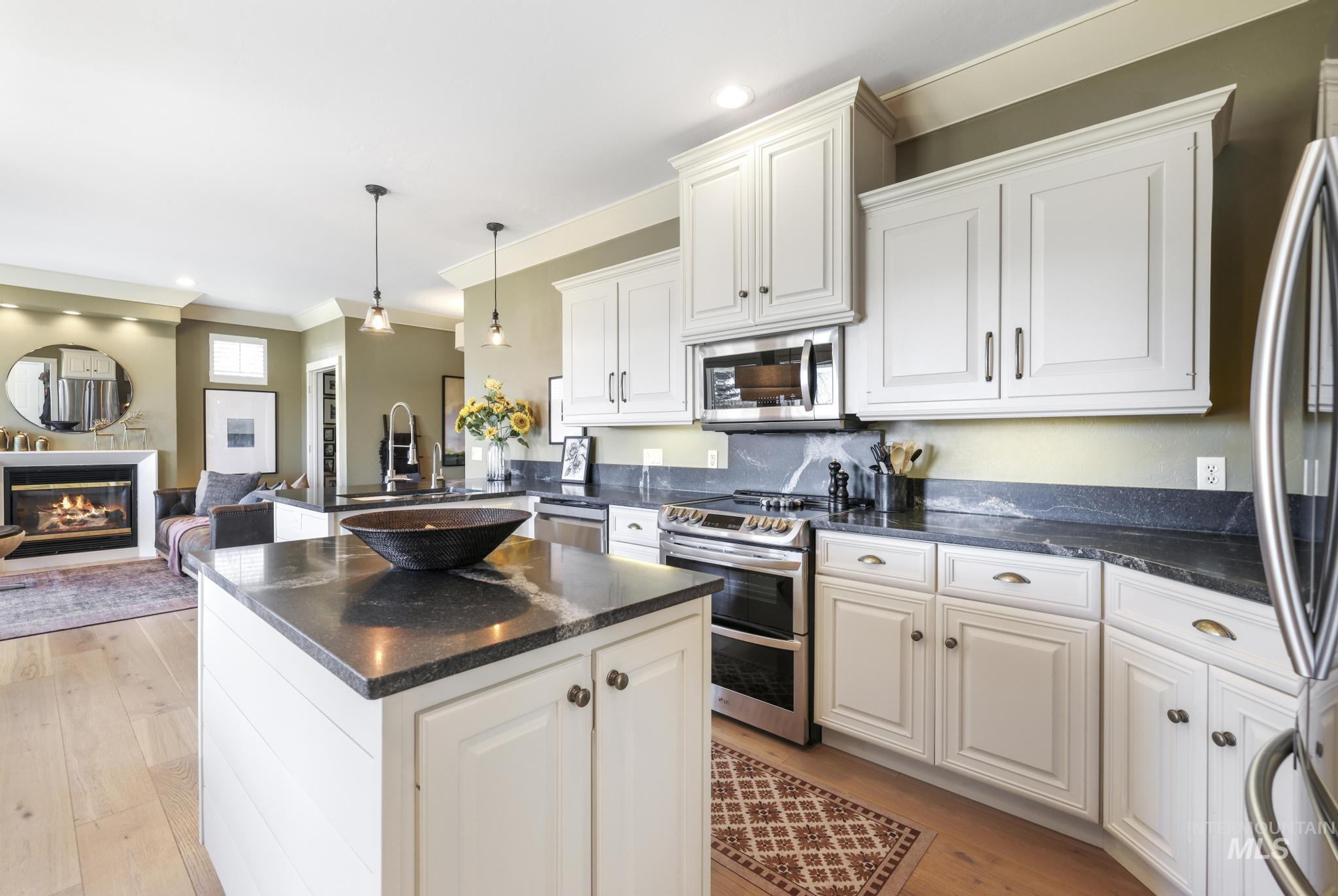 89 S 222 W, Burley, Idaho 83318-0000, 5 Bedrooms, 3.5 Bathrooms, Residential For Sale, Price $875,000, 98976493