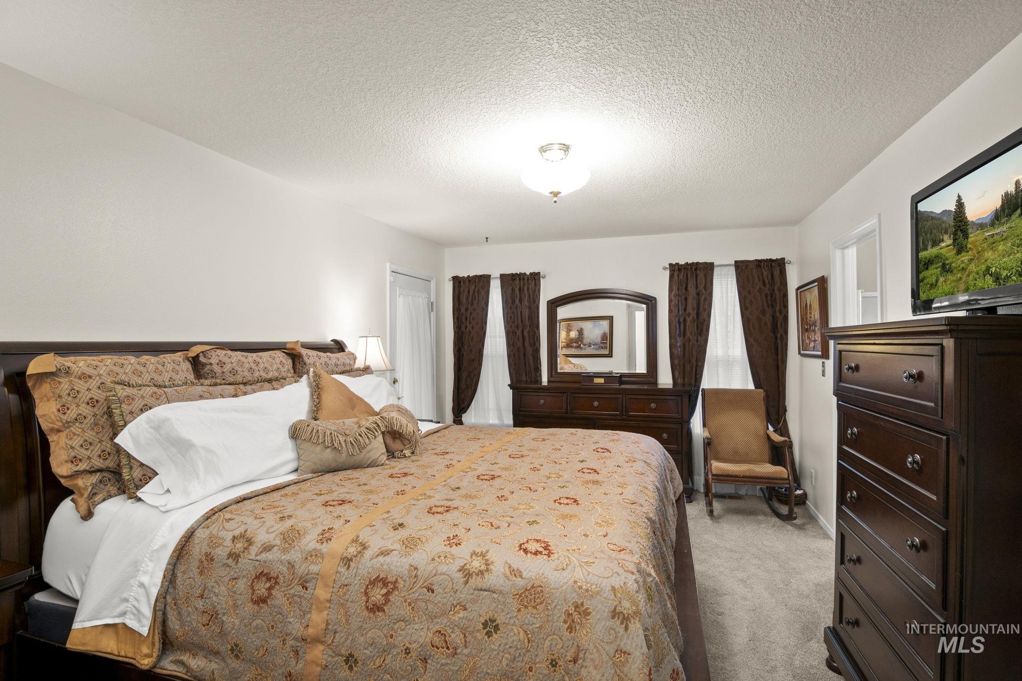 2739 Paintbrush Drive, Twin Falls, Idaho 83301, 4 Bedrooms, 2 Bathrooms, Residential For Sale, Price $440,000, 98976494