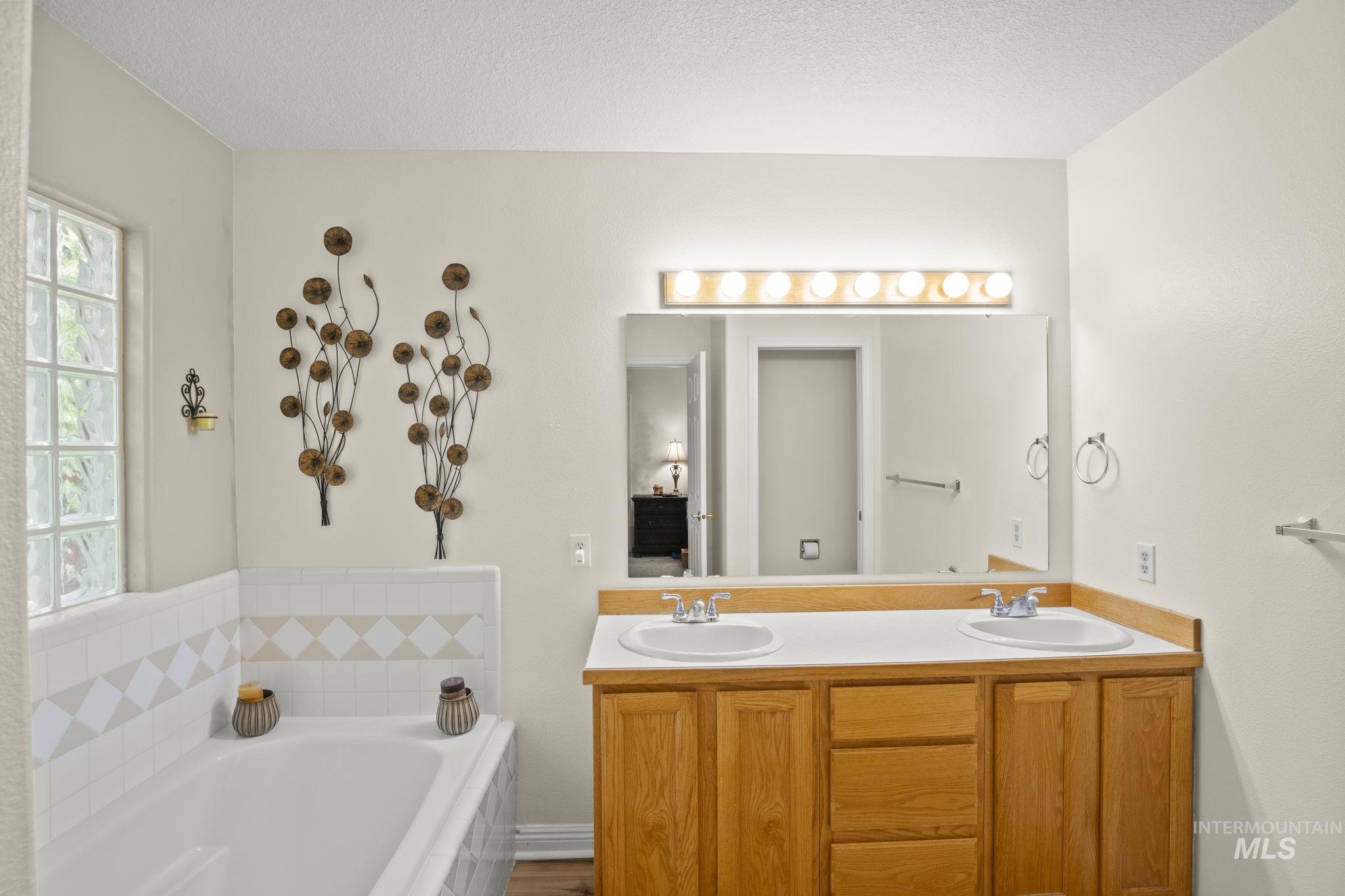 2739 Paintbrush Drive, Twin Falls, Idaho 83301, 4 Bedrooms, 2 Bathrooms, Residential For Sale, Price $440,000, 98976494