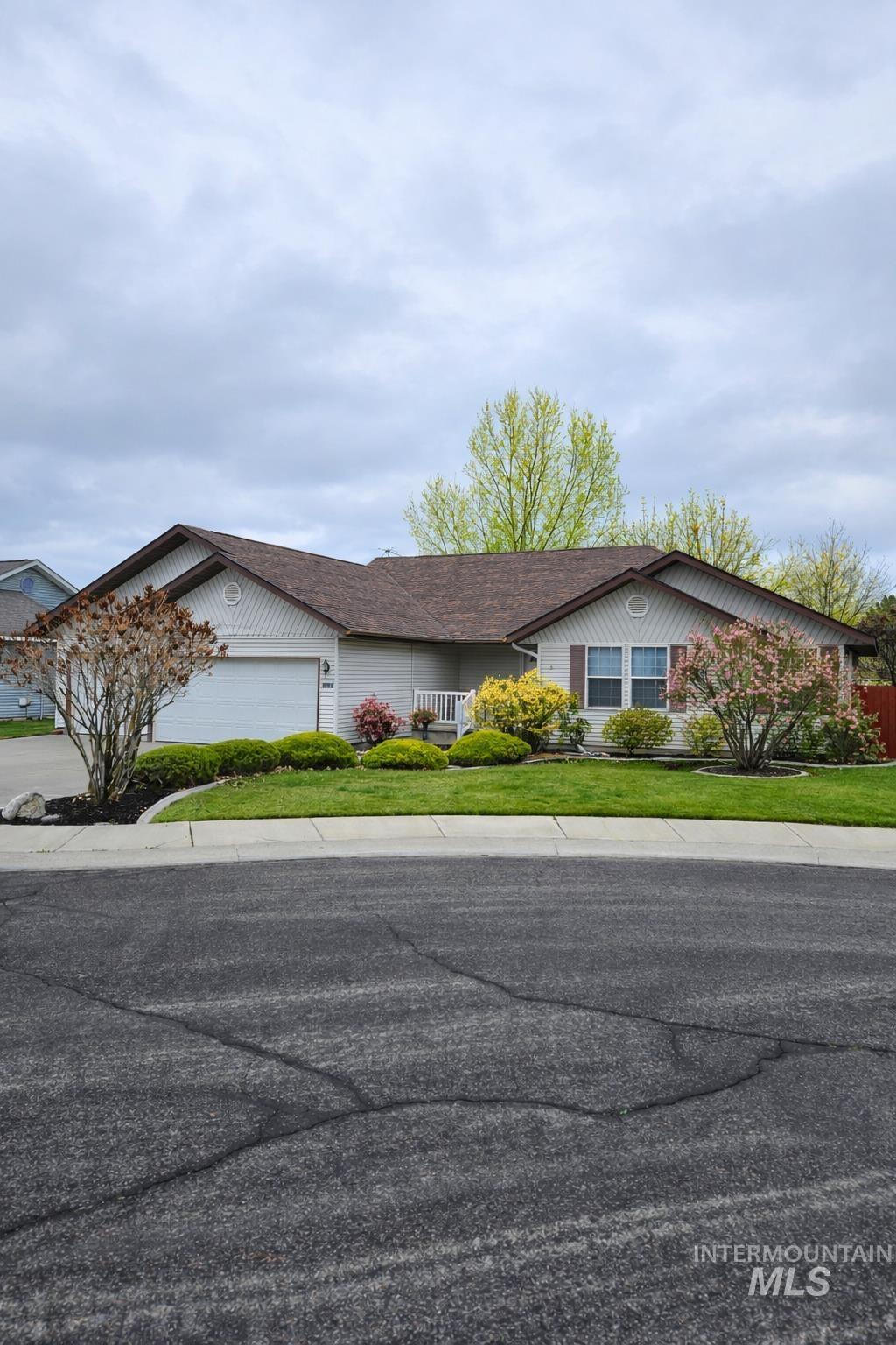 2739 Paintbrush Drive, Twin Falls, Idaho 83301, 4 Bedrooms, 2 Bathrooms, Residential For Sale, Price $440,000, 98976494