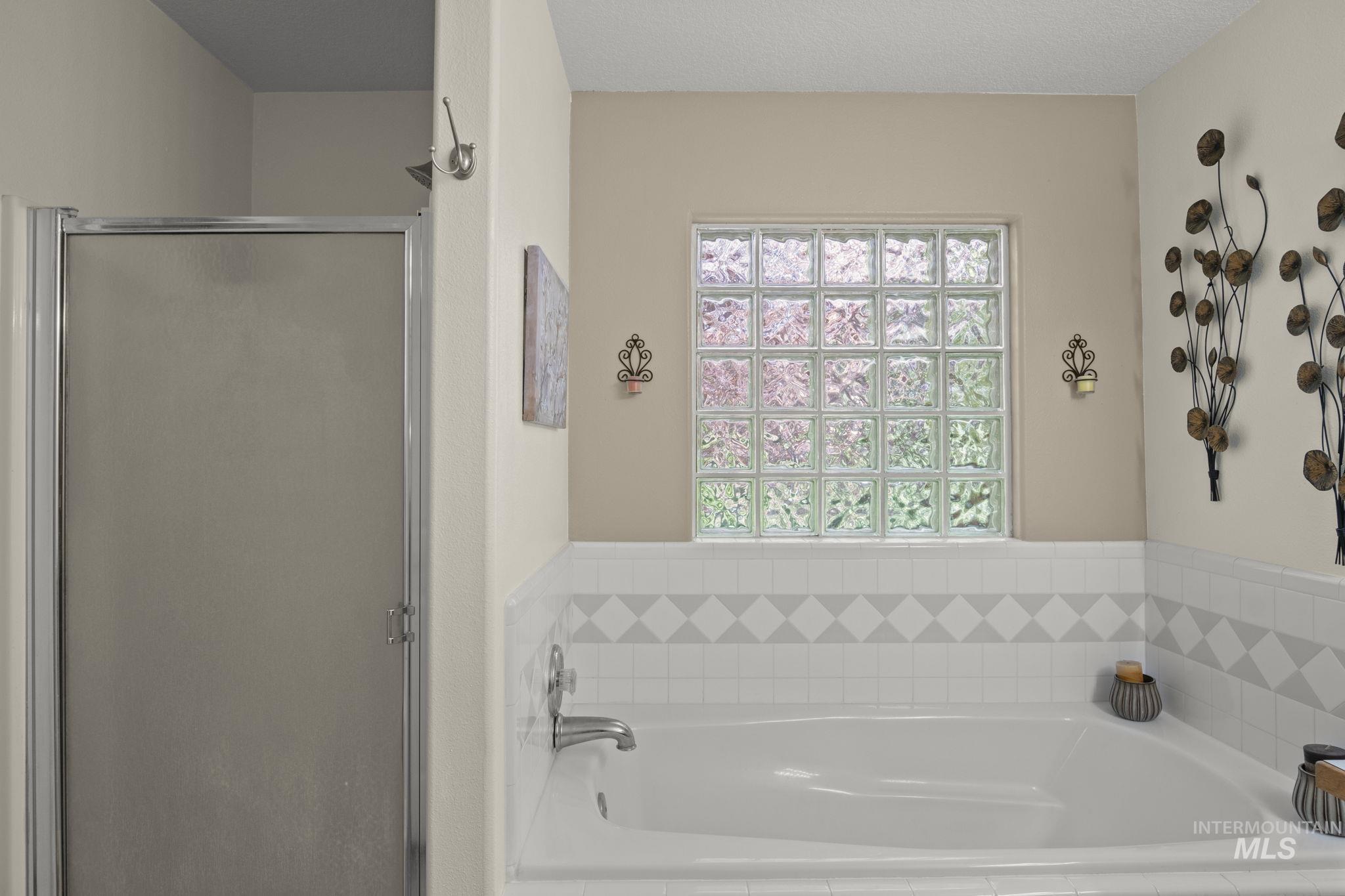 2739 Paintbrush Drive, Twin Falls, Idaho 83301, 4 Bedrooms, 2 Bathrooms, Residential For Sale, Price $440,000, 98976494