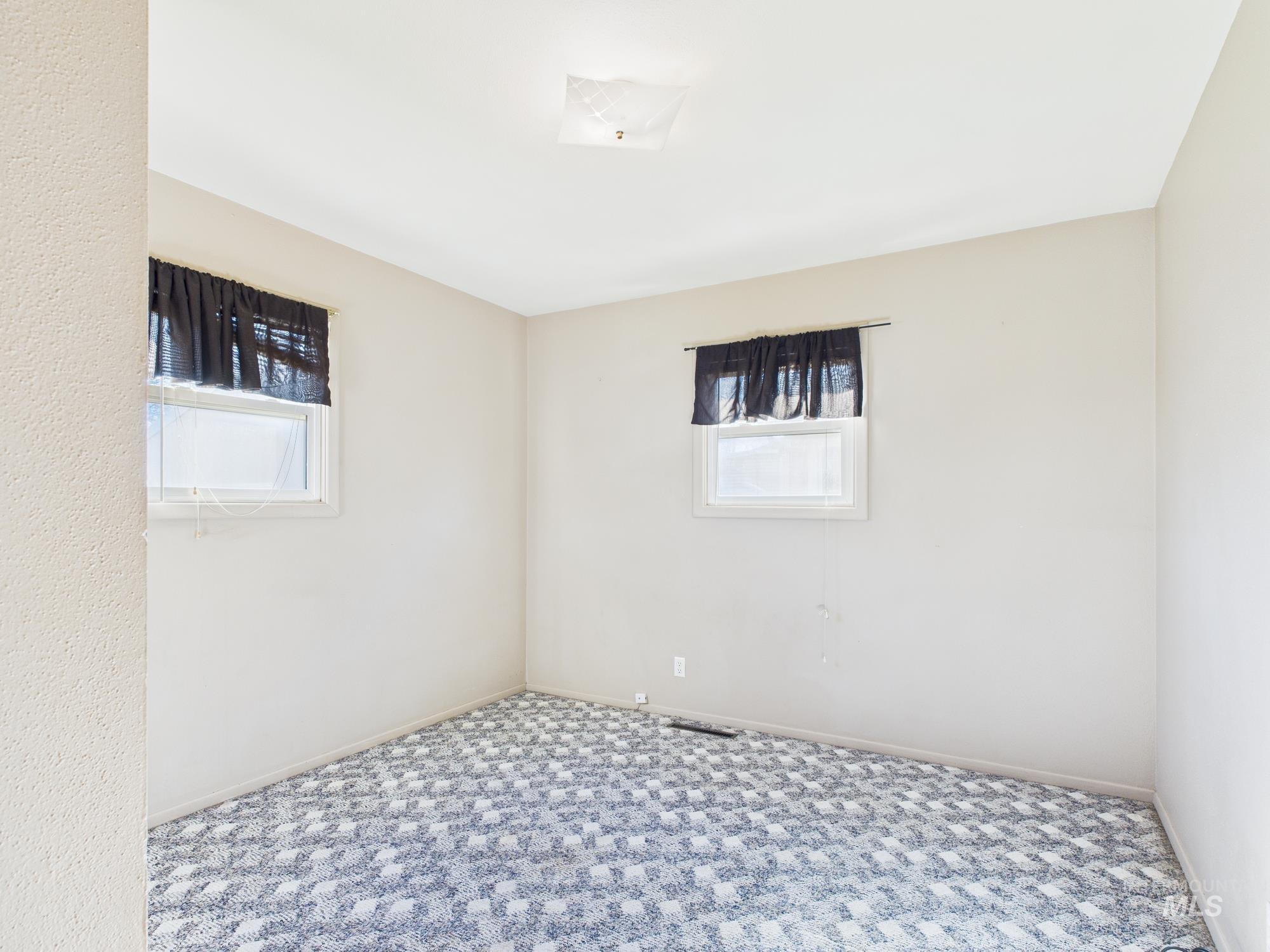 1311 17th St, Lewiston, Idaho 83501, 3 Bedrooms, 2 Bathrooms, Residential For Sale, Price $319,000, 98976496