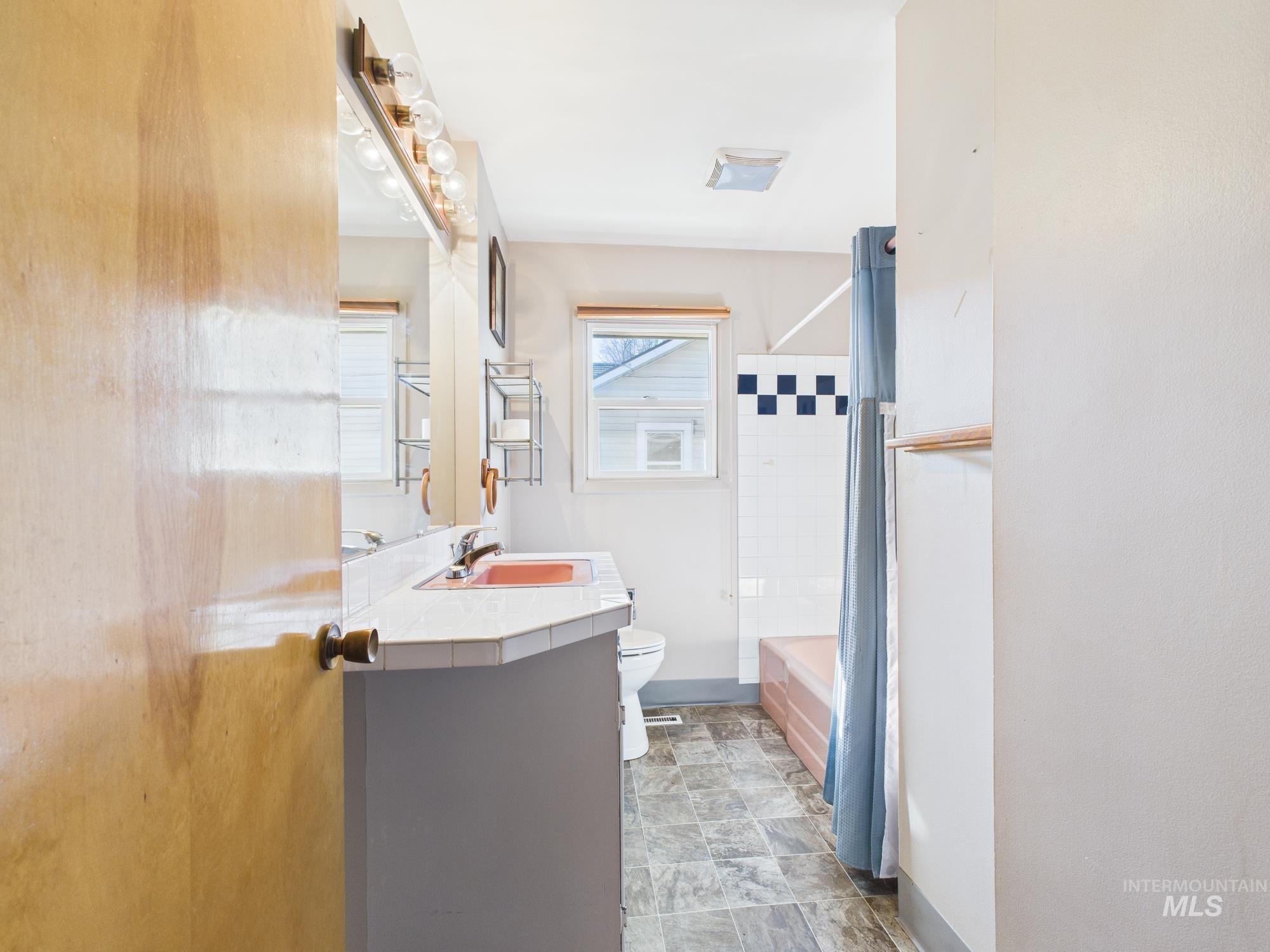 1311 17th St, Lewiston, Idaho 83501, 3 Bedrooms, 2 Bathrooms, Residential For Sale, Price $319,000, 98976496