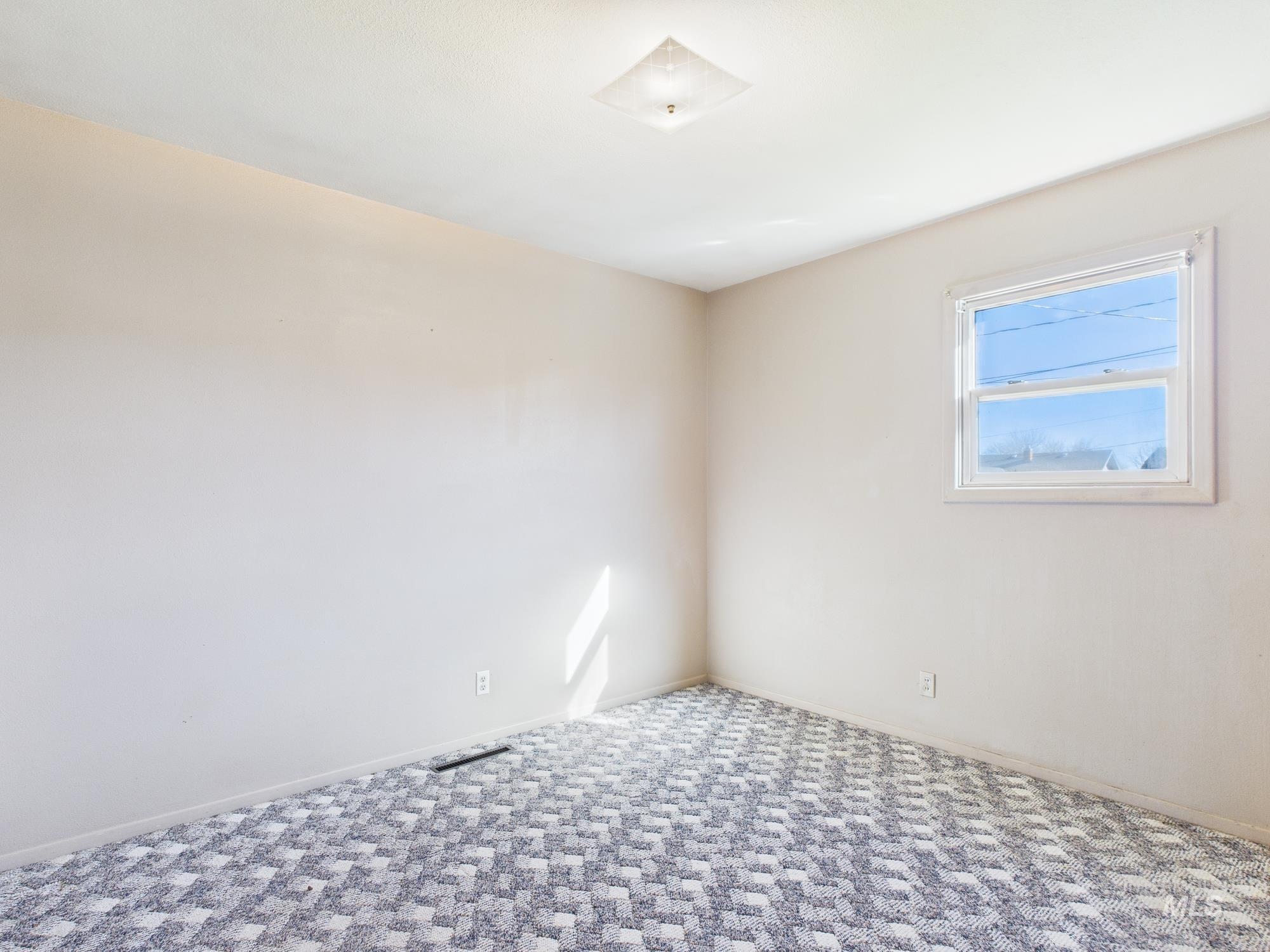 1311 17th St, Lewiston, Idaho 83501, 3 Bedrooms, 2 Bathrooms, Residential For Sale, Price $319,000, 98976496