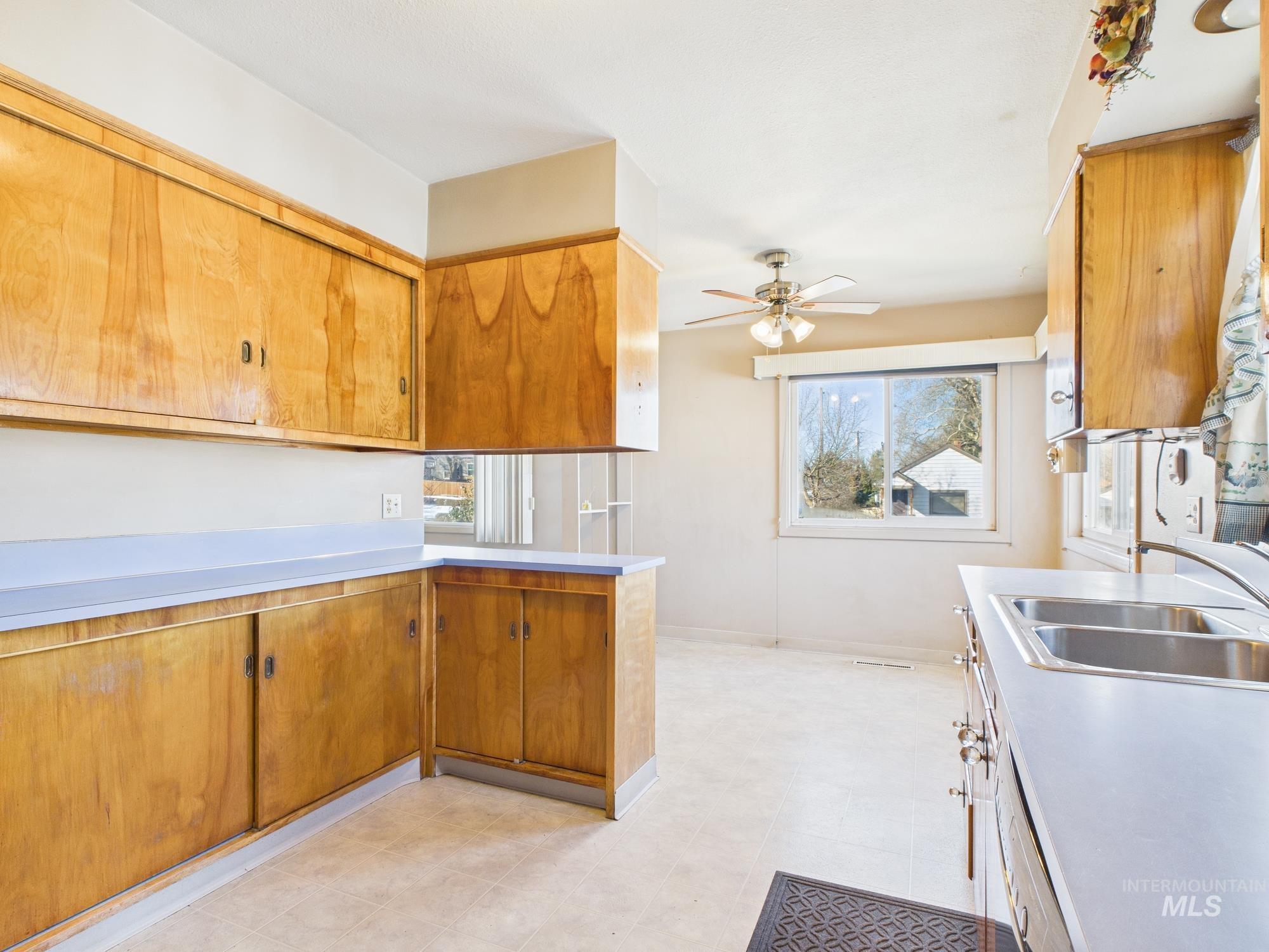 1311 17th St, Lewiston, Idaho 83501, 3 Bedrooms, 2 Bathrooms, Residential For Sale, Price $319,000, 98976496