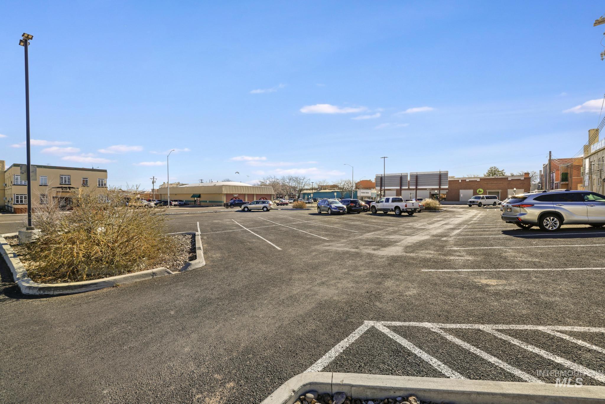 236 Main Ave North, Twin Falls, Idaho 83301, Business/Commercial For Sale, Price $33,075,MLS 98976498