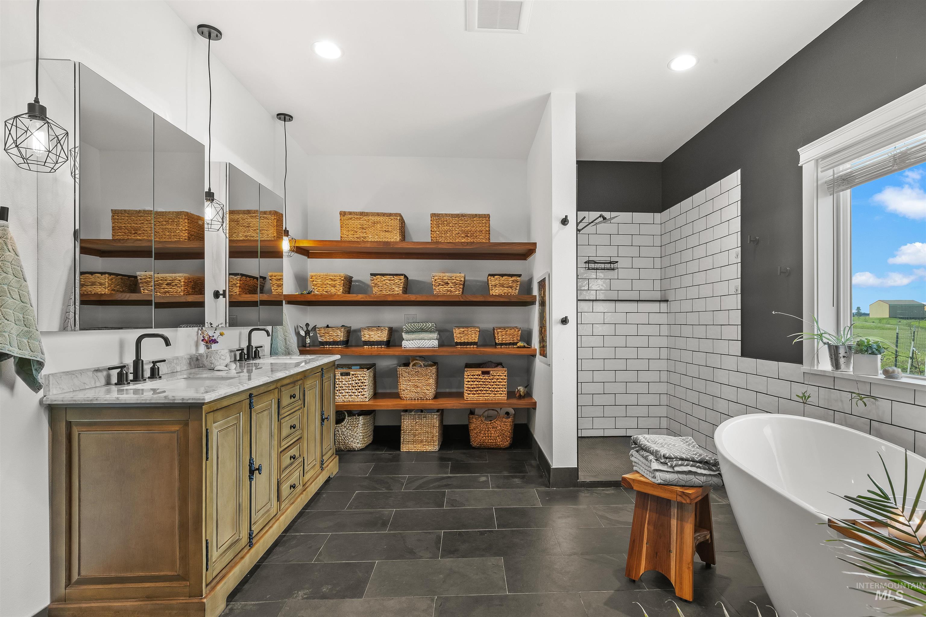 1400 Texas Ridge Rd, Deary, Idaho 83823, 4 Bedrooms, 2 Bathrooms, Residential For Sale, Price $989,000, 98976499