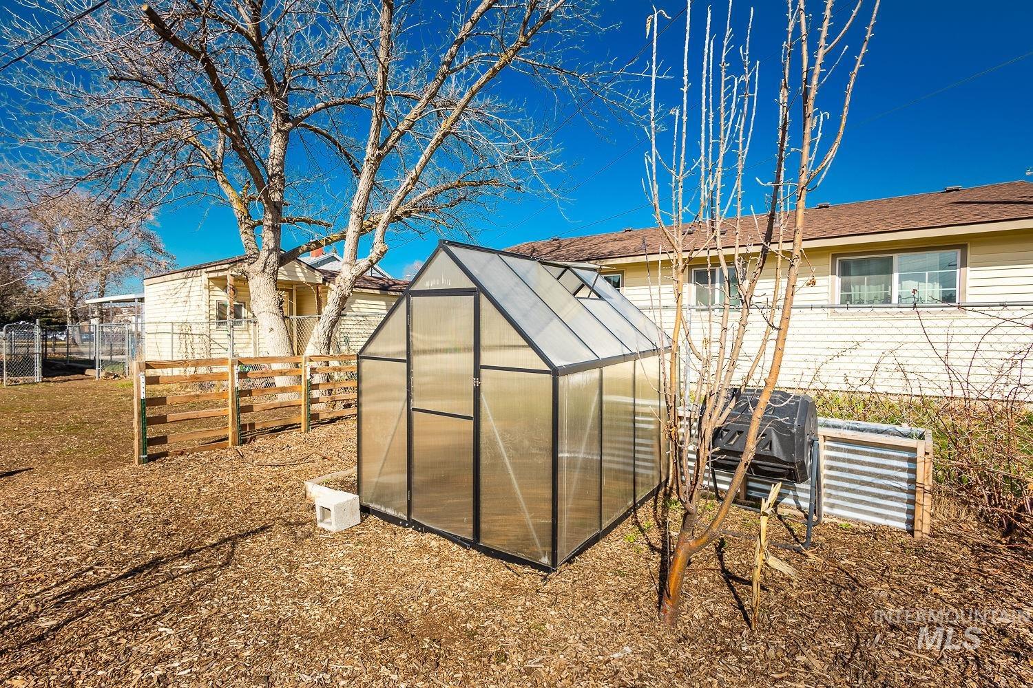 608 S Fern Street, Nampa, Idaho 83686, 2 Bedrooms, 1 Bathroom, Residential For Sale, Price $299,900, 98976500