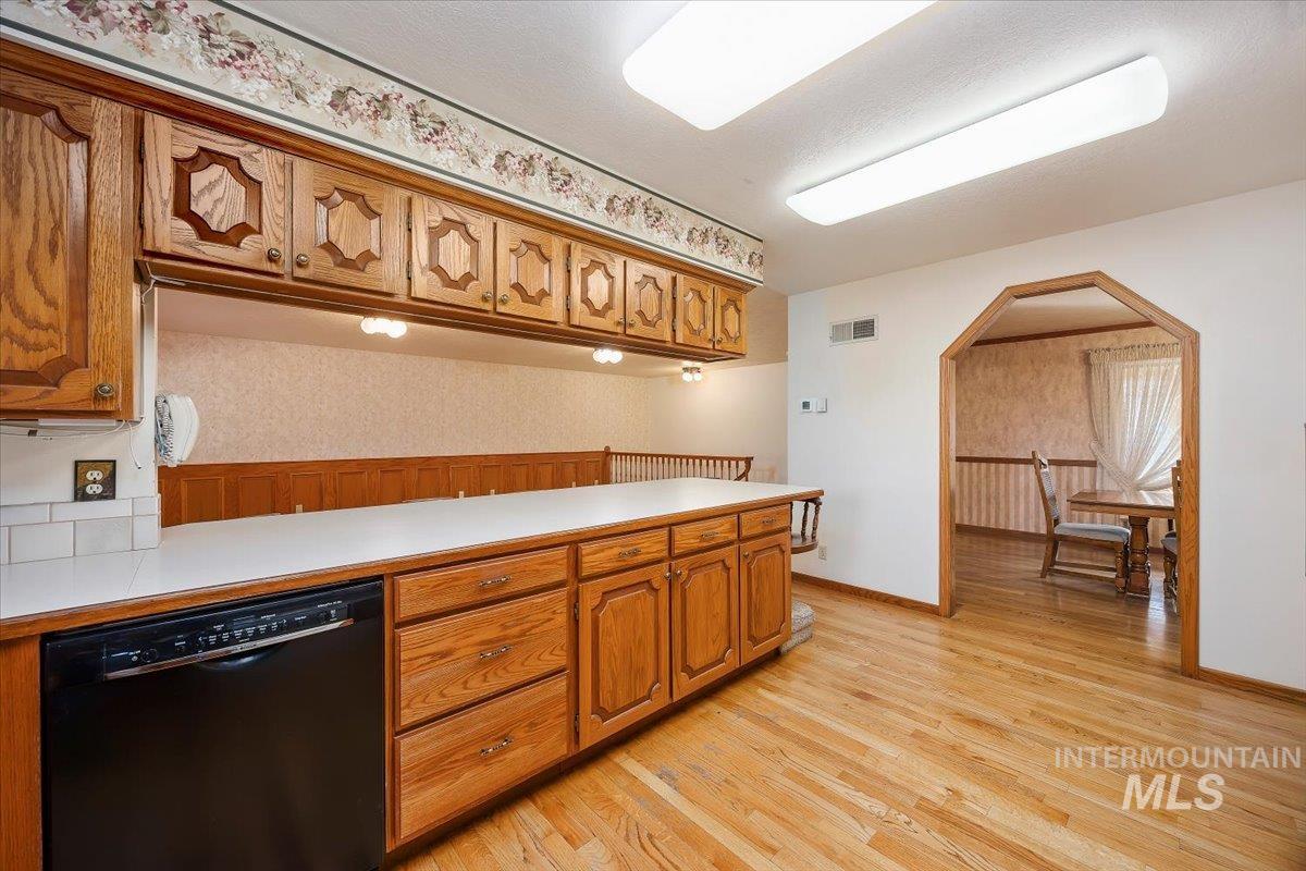 3228 Spring Creek Dr., Twin Falls, Idaho 83301, 5 Bedrooms, 2.5 Bathrooms, Residential For Sale, Price $699,900, 98976502