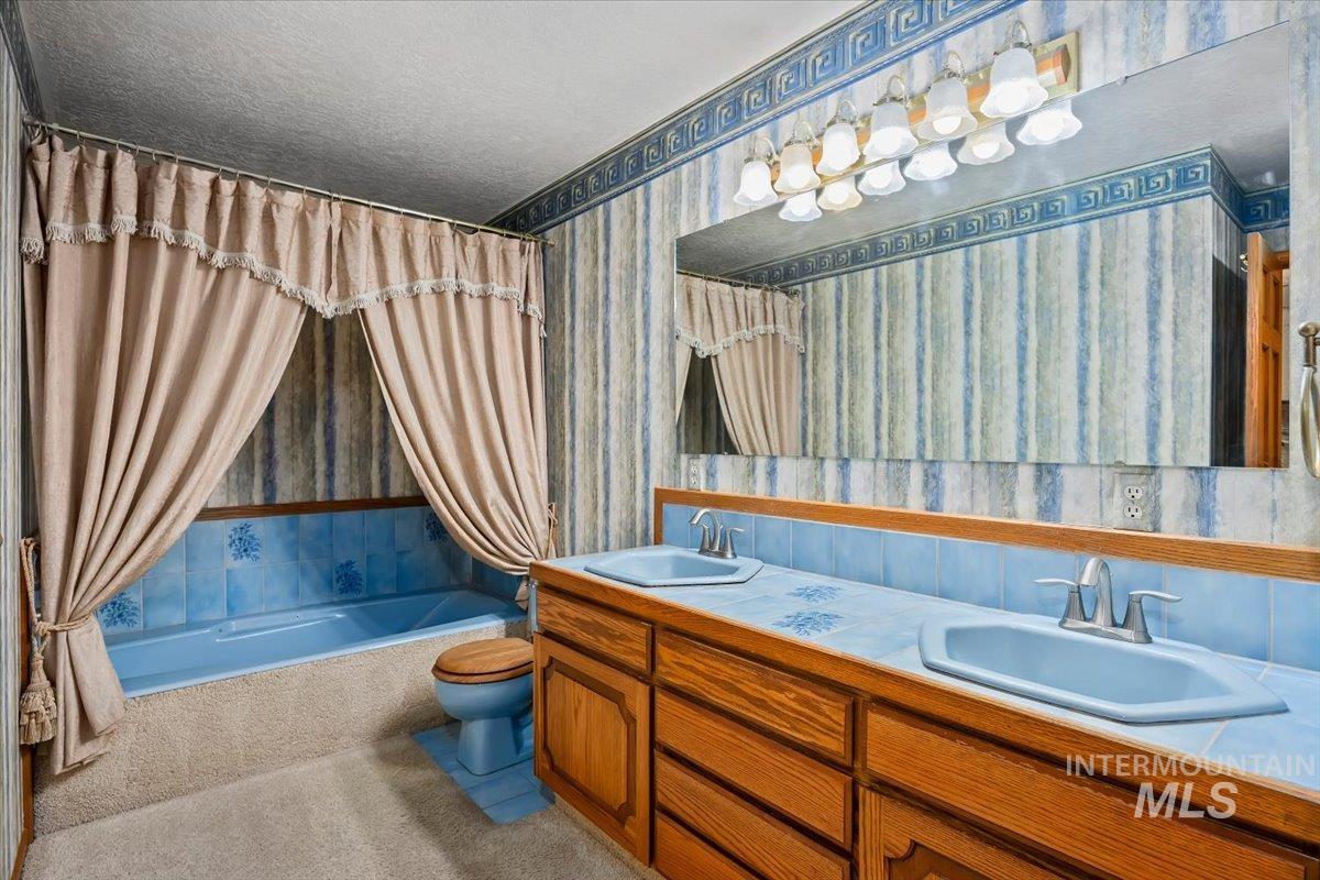 3228 Spring Creek Dr., Twin Falls, Idaho 83301, 5 Bedrooms, 2.5 Bathrooms, Residential For Sale, Price $699,900, 98976502