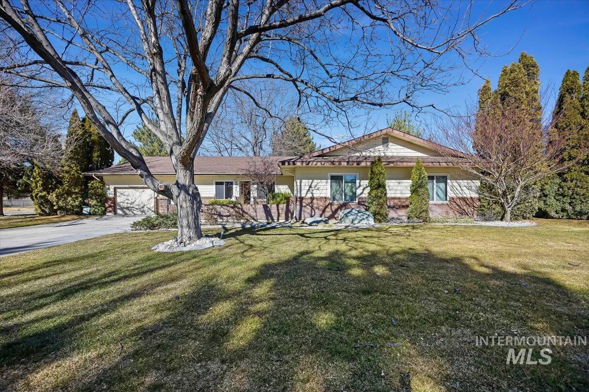 3228 Spring Creek Dr., Twin Falls, Idaho 83301, 5 Bedrooms, 2.5 Bathrooms, Residential For Sale, Price $699,900, 98976502