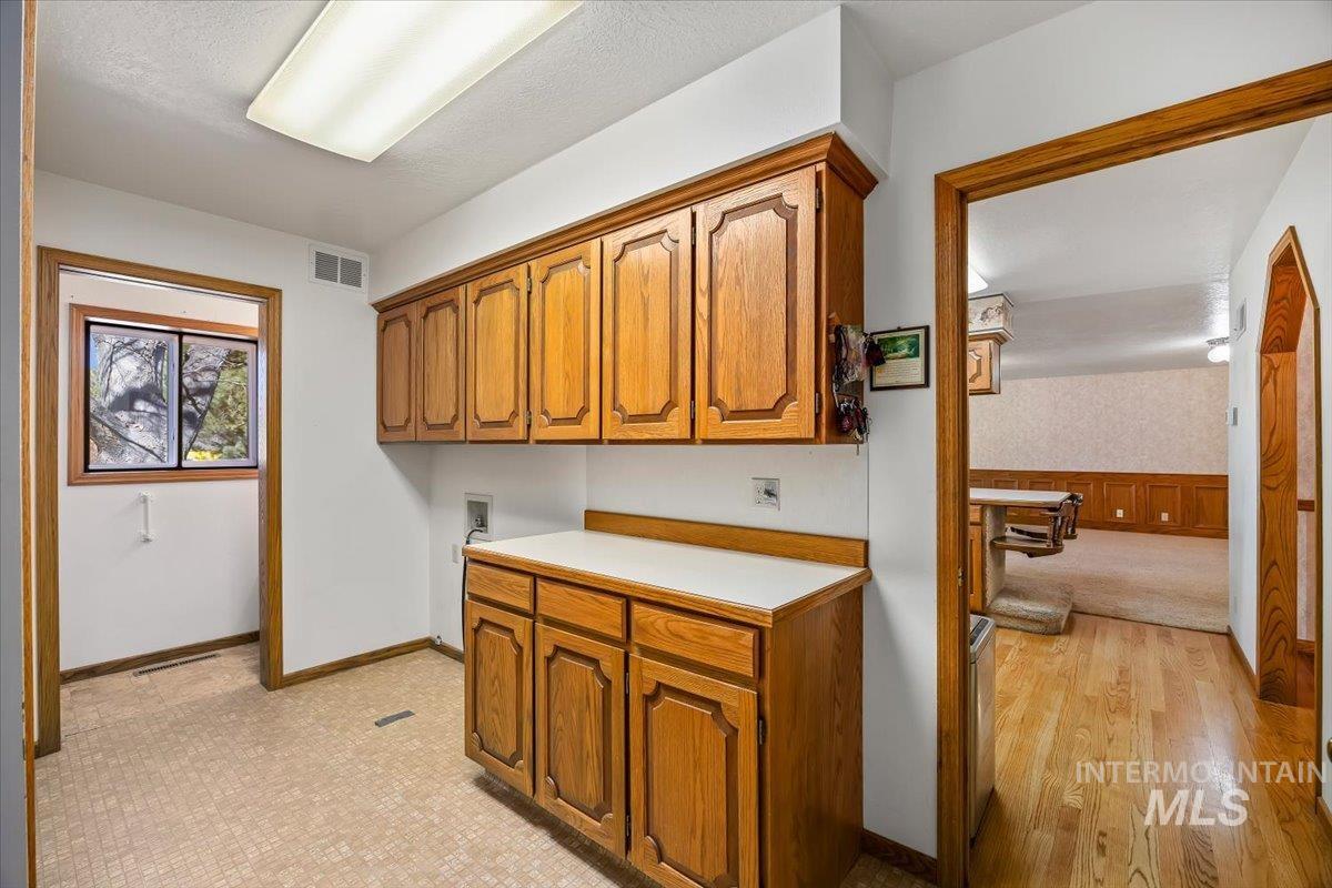 3228 Spring Creek Dr., Twin Falls, Idaho 83301, 5 Bedrooms, 2.5 Bathrooms, Residential For Sale, Price $699,900, 98976502