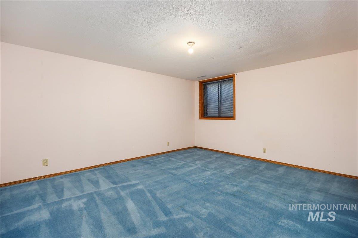 3228 Spring Creek Dr., Twin Falls, Idaho 83301, 5 Bedrooms, 2.5 Bathrooms, Residential For Sale, Price $699,900, 98976502