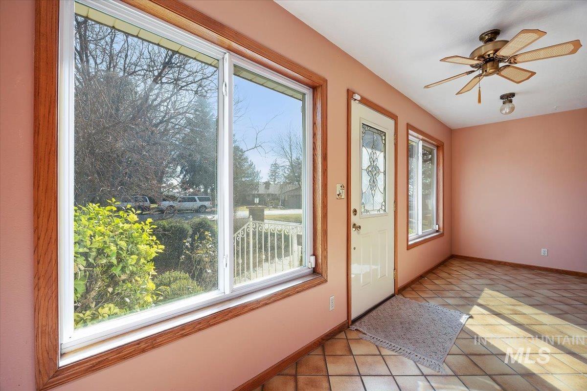 3228 Spring Creek Dr., Twin Falls, Idaho 83301, 5 Bedrooms, 2.5 Bathrooms, Residential For Sale, Price $699,900, 98976502