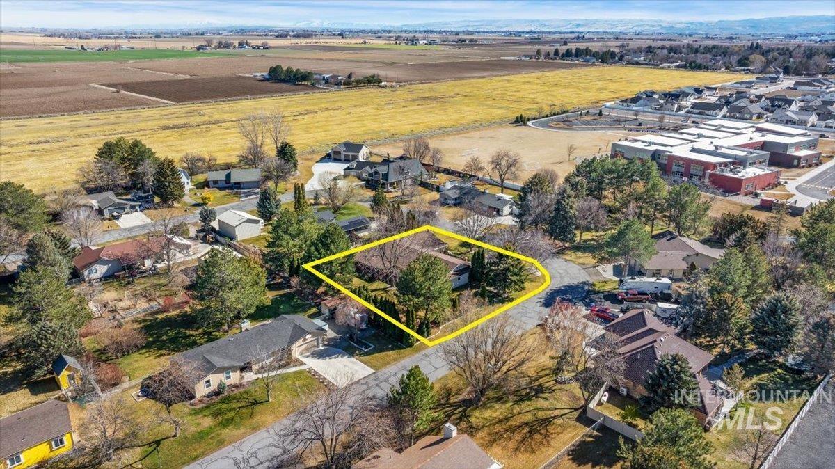 3228 Spring Creek Dr., Twin Falls, Idaho 83301, 5 Bedrooms, 2.5 Bathrooms, Residential For Sale, Price $699,900, 98976502