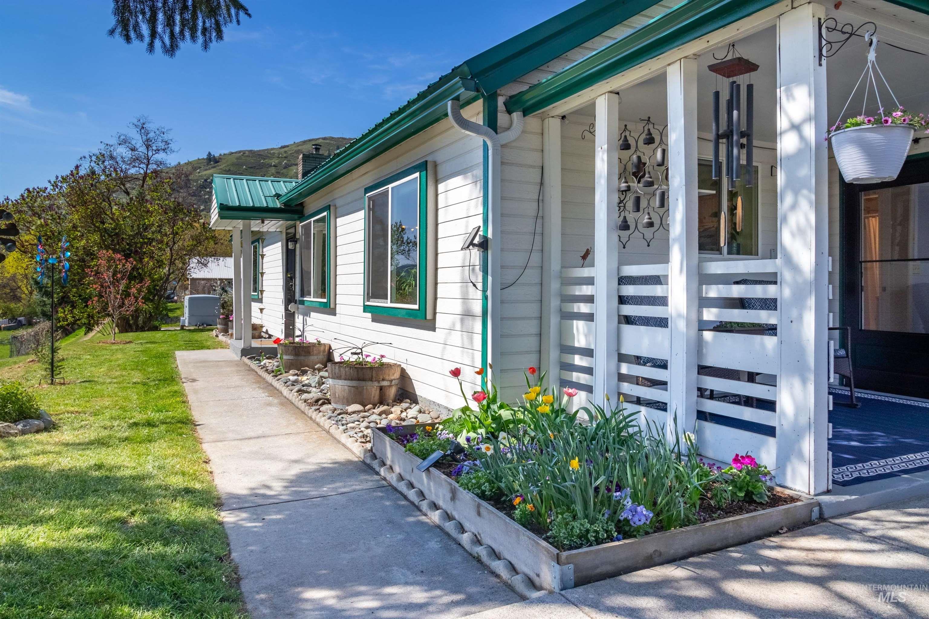 305 3rd Street, Juliaetta, Idaho 83535, 2 Bedrooms, 2 Bathrooms, Residential For Sale, Price $345,000, 98976505