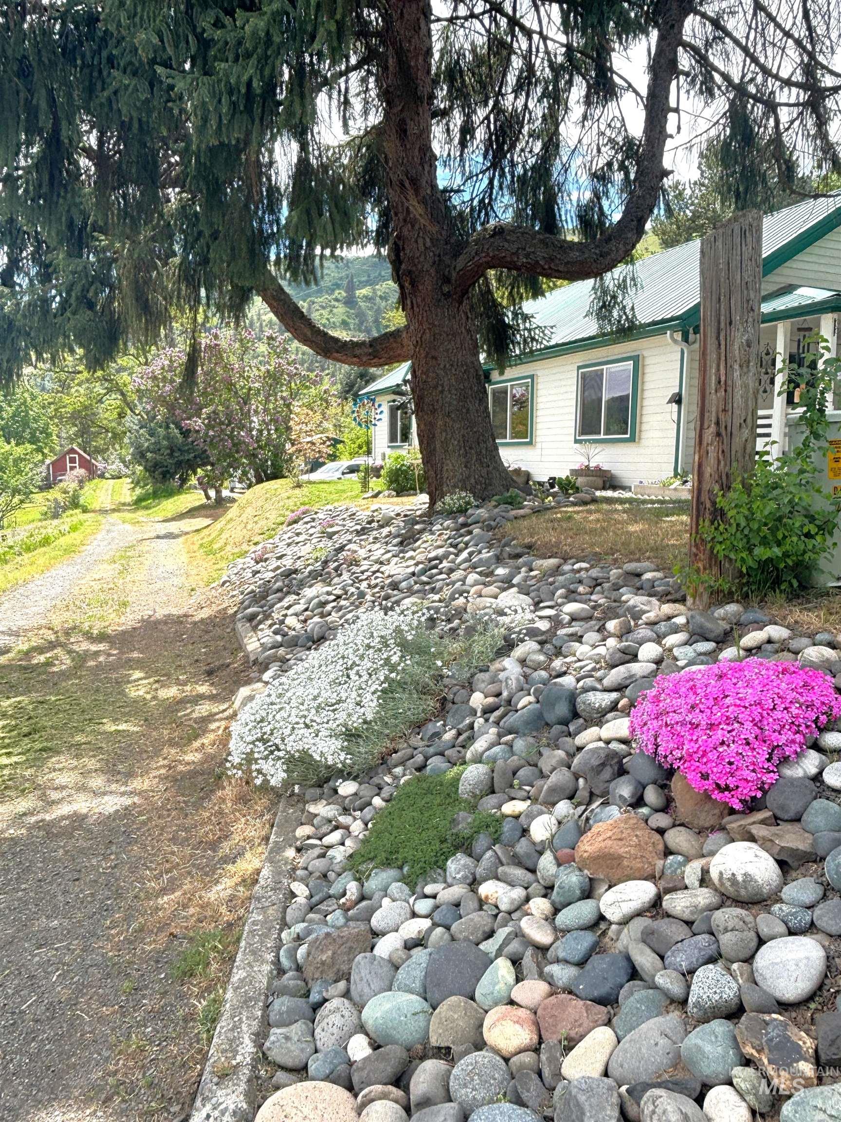 305 3rd Street, Juliaetta, Idaho 83535, 2 Bedrooms, 2 Bathrooms, Residential For Sale, Price $345,000, 98976505