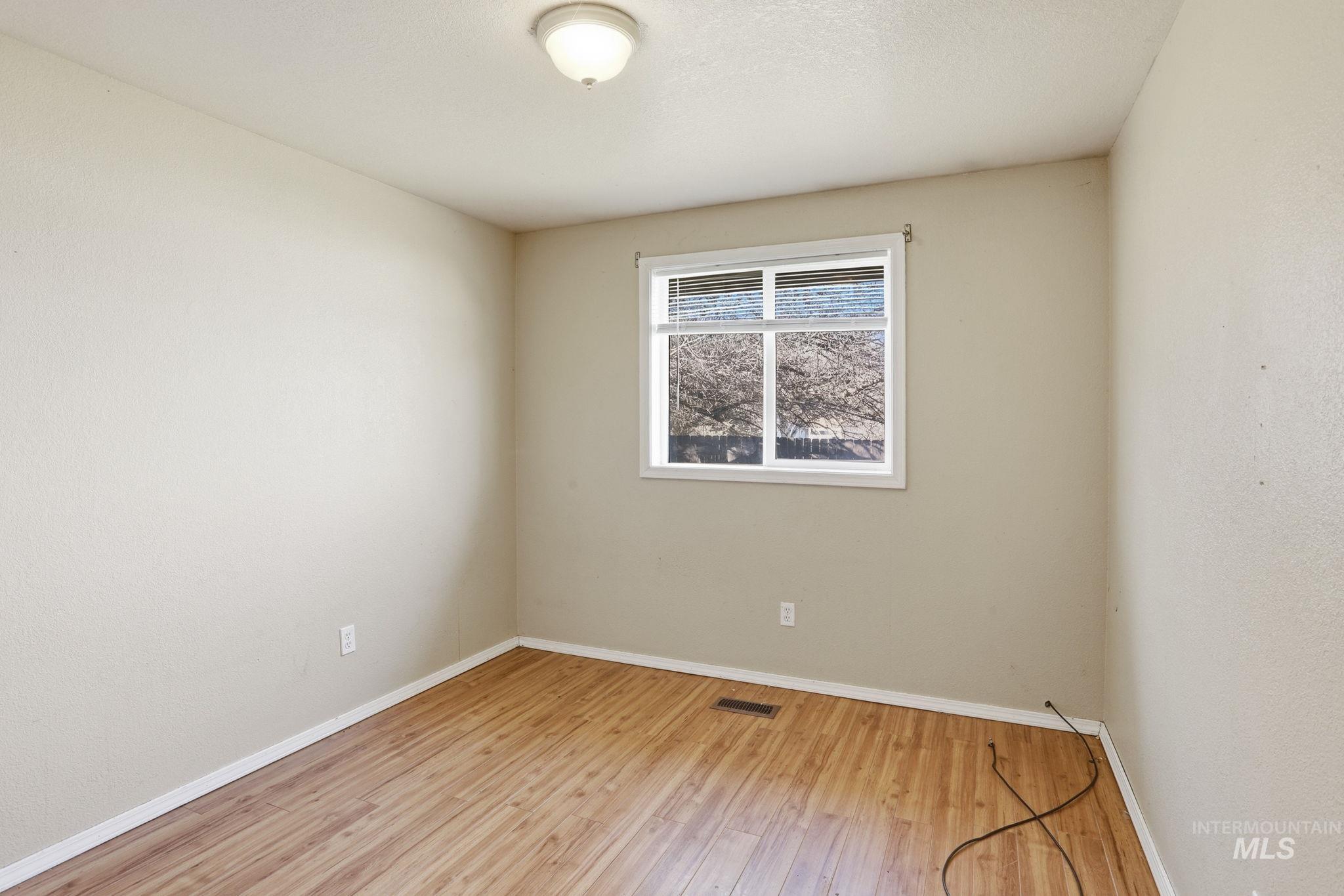 1121 Summerwind Pl, Nampa, Idaho 83651, 2 Bedrooms, 1 Bathroom, Residential For Sale, Price $319,000, 98976509