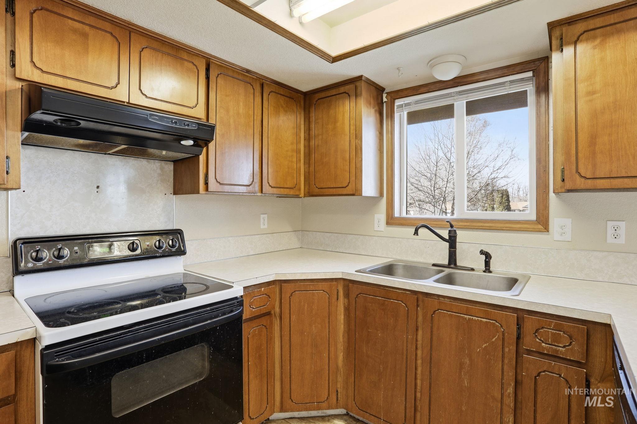 1121 Summerwind Pl, Nampa, Idaho 83651, 2 Bedrooms, 1 Bathroom, Residential For Sale, Price $319,000, 98976509