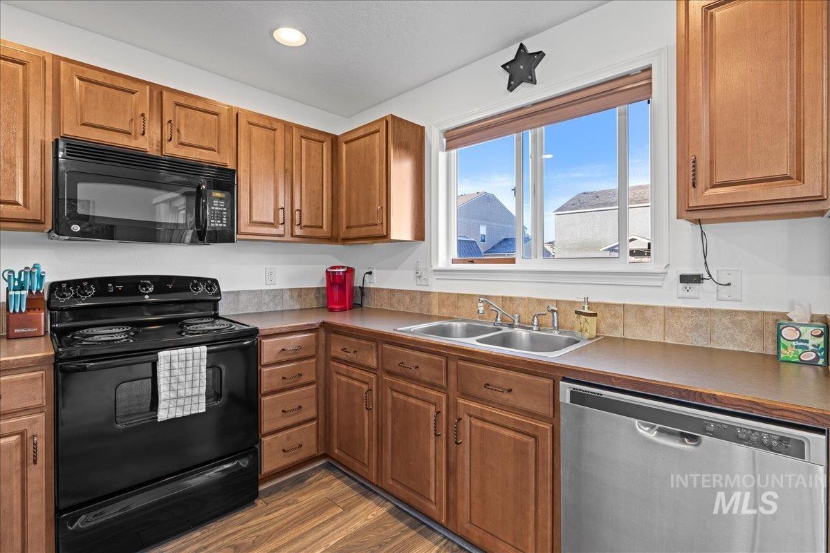 777 S Jarbidge Ave, Middleton, Idaho 83644, 3 Bedrooms, 2 Bathrooms, Residential For Sale, Price $349,900, 98976510