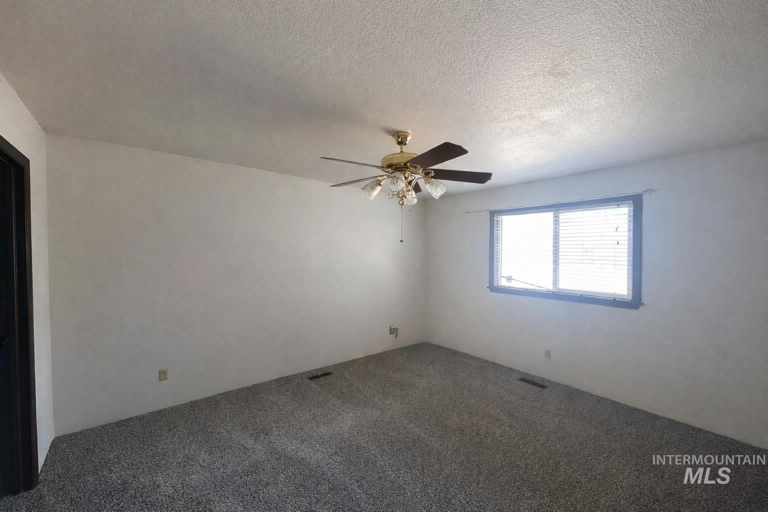 744 16th Ave E, Jerome, Idaho 83338, 3 Bedrooms, 2 Bathrooms, Residential For Sale, Price $330,000, 98976513