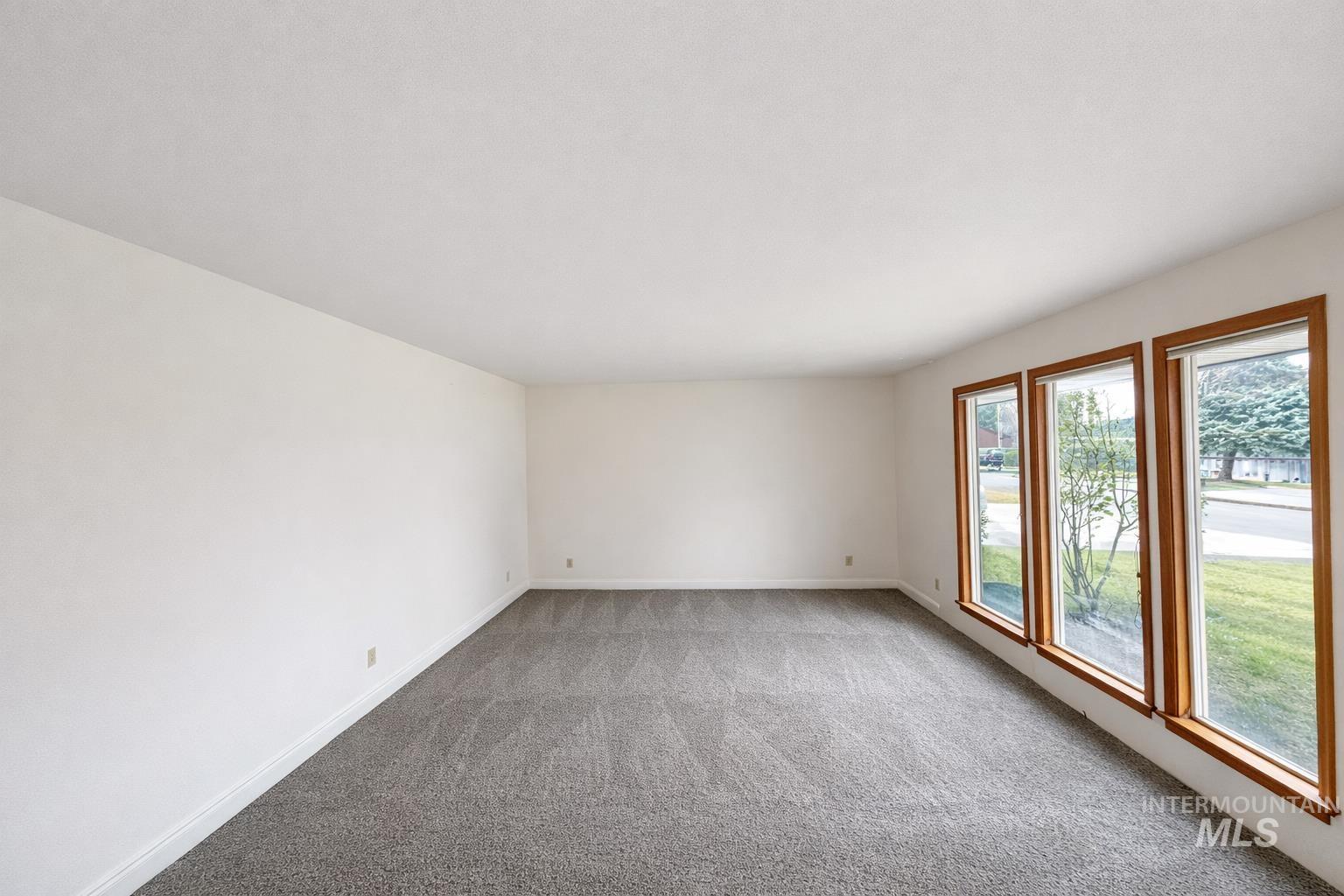 744 16th Ave E, Jerome, Idaho 83338, 3 Bedrooms, 2 Bathrooms, Residential For Sale, Price $330,000, 98976513