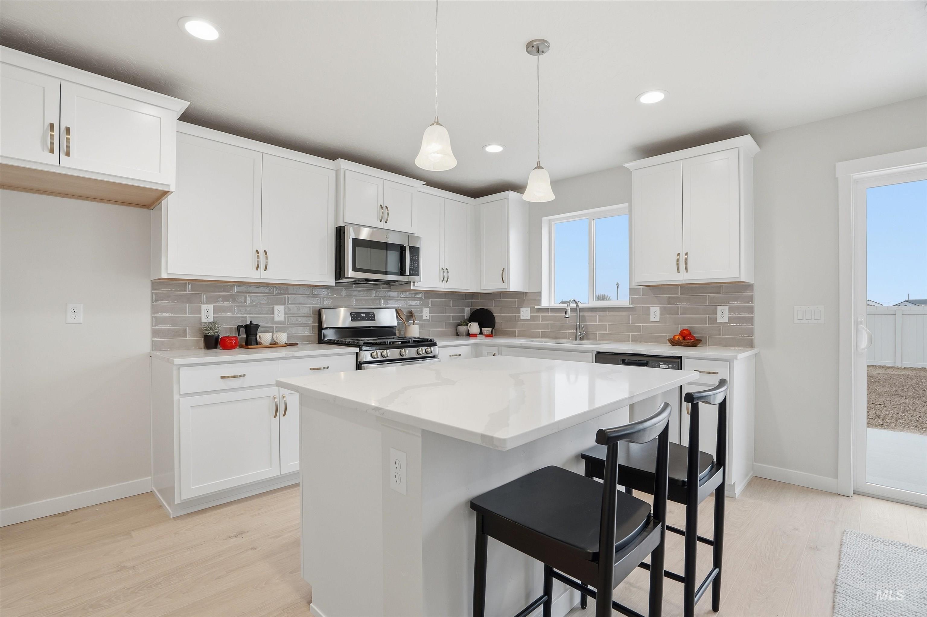 17549 Moon Ridge Pl, Nampa, Idaho 83687, 3 Bedrooms, 2.5 Bathrooms, Residential For Sale, Price $370,990, 98976516