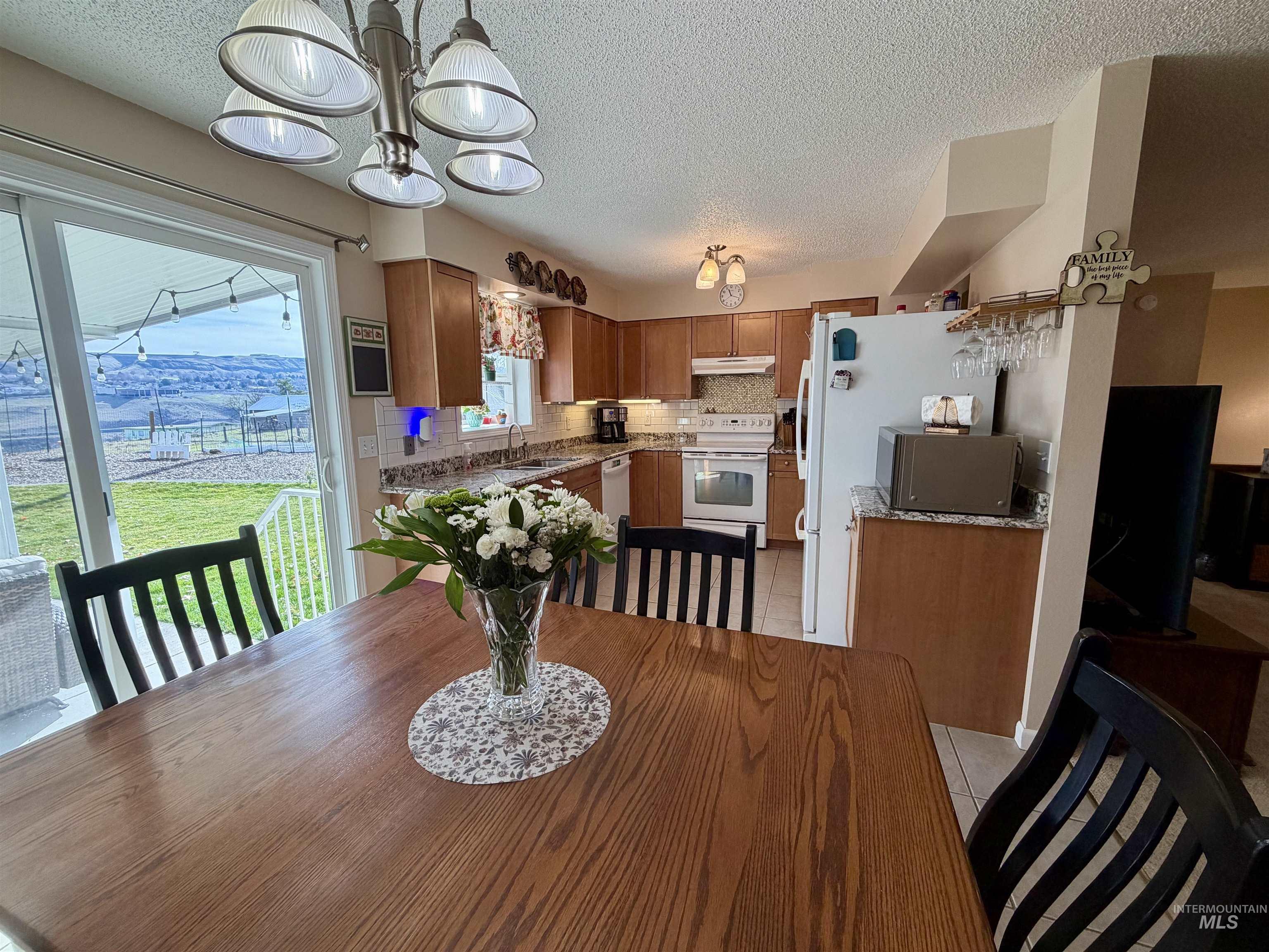 2253 Bellevue Drive, Clarkston, Washington 99403, 4 Bedrooms, 2 Bathrooms, Residential For Sale, Price $429,900, 98976523