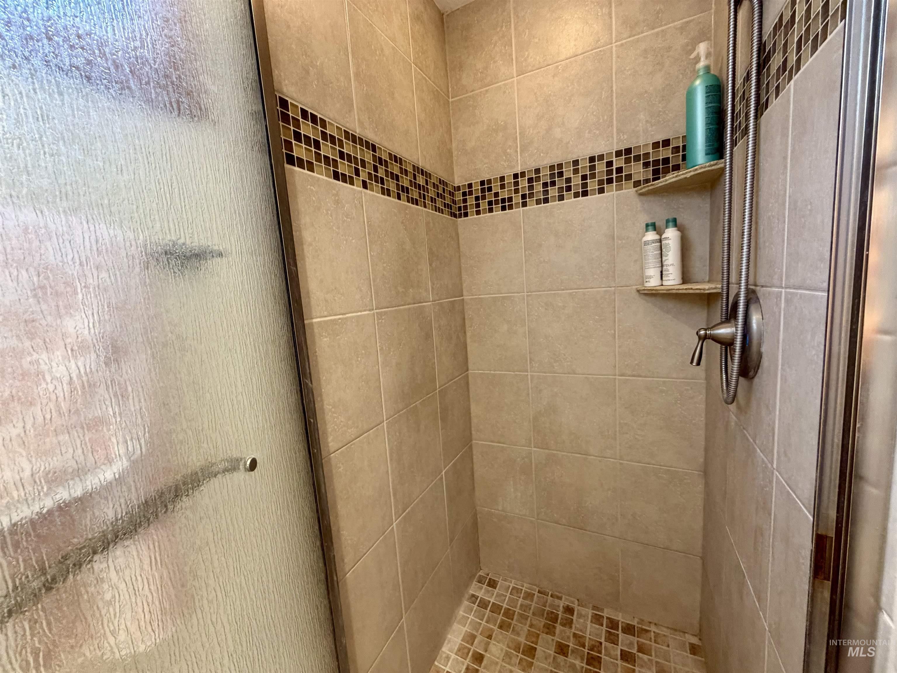 2253 Bellevue Drive, Clarkston, Washington 99403, 4 Bedrooms, 2 Bathrooms, Residential For Sale, Price $429,900, 98976523