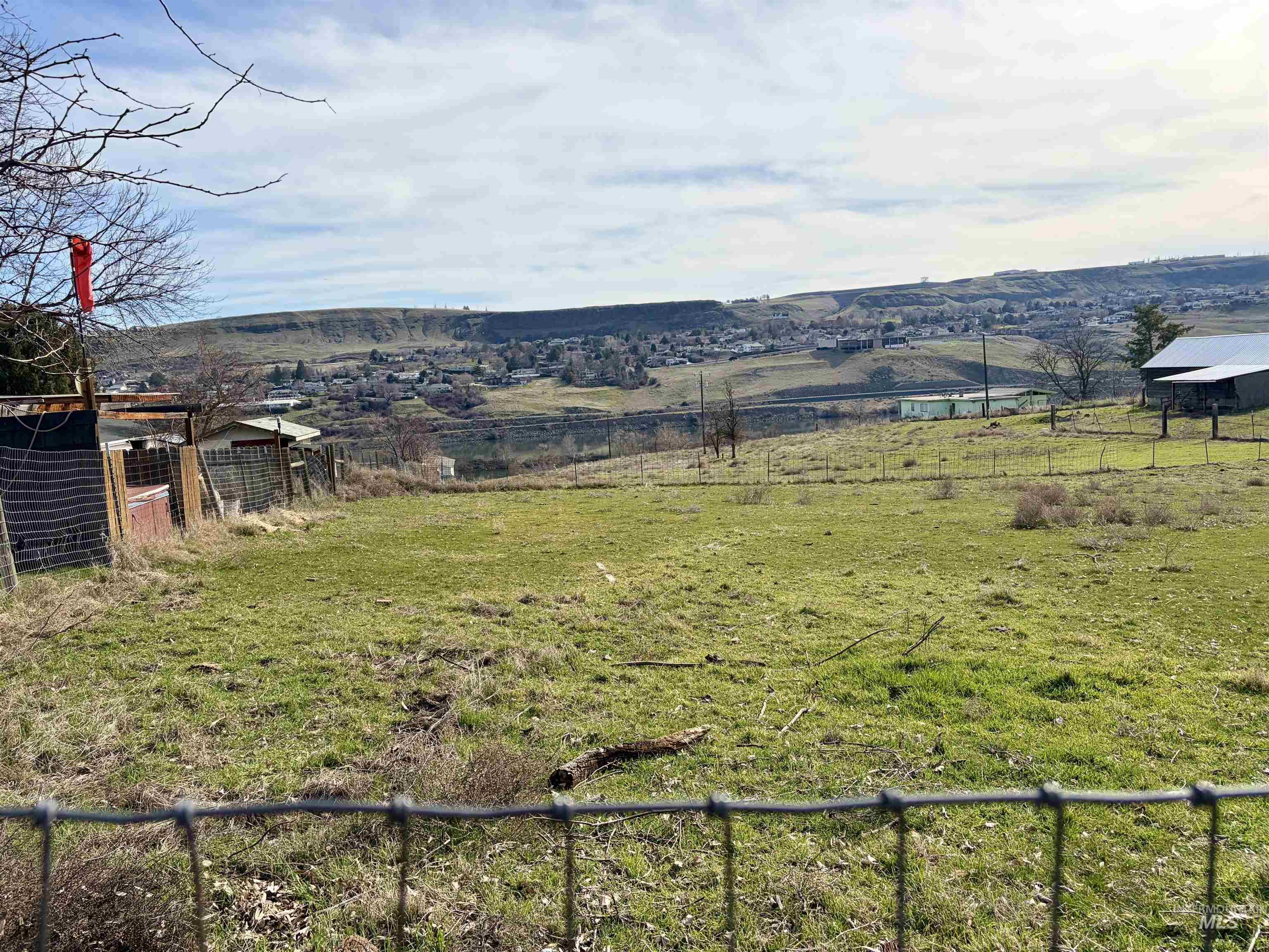 2253 Bellevue Drive, Clarkston, Washington 99403, 4 Bedrooms, 2 Bathrooms, Residential For Sale, Price $429,900, 98976523