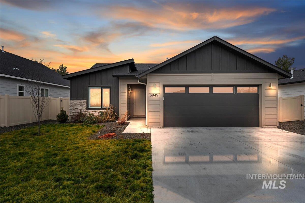 3949 N Amberwood Ave, Meridian, Idaho 83646, 3 Bedrooms, 2 Bathrooms, Residential For Sale, Price $424,990, 98976527
