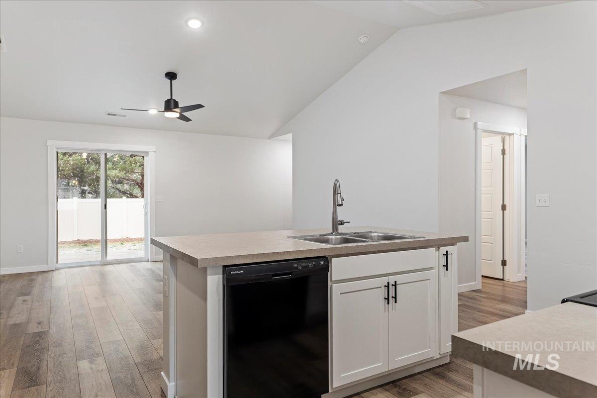 3949 N Amberwood Ave, Meridian, Idaho 83646, 3 Bedrooms, 2 Bathrooms, Residential For Sale, Price $424,990, 98976527