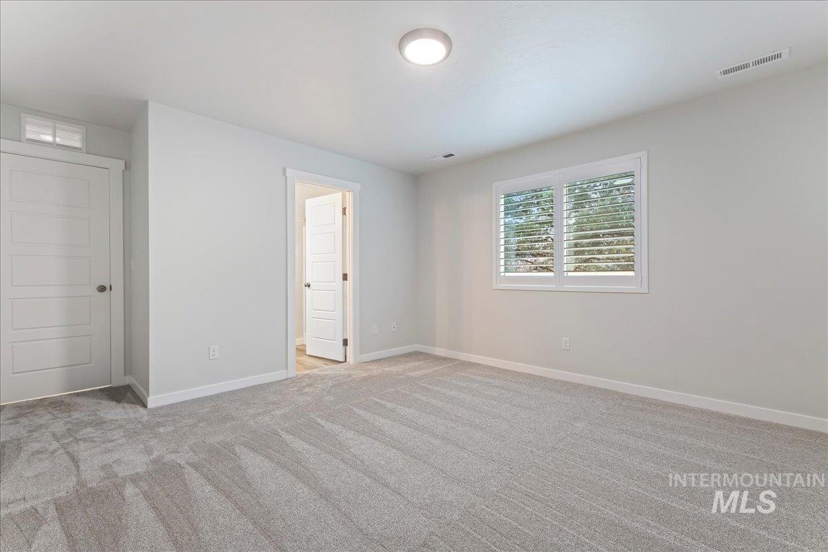 3949 N Amberwood Ave, Meridian, Idaho 83646, 3 Bedrooms, 2 Bathrooms, Residential For Sale, Price $424,990, 98976527